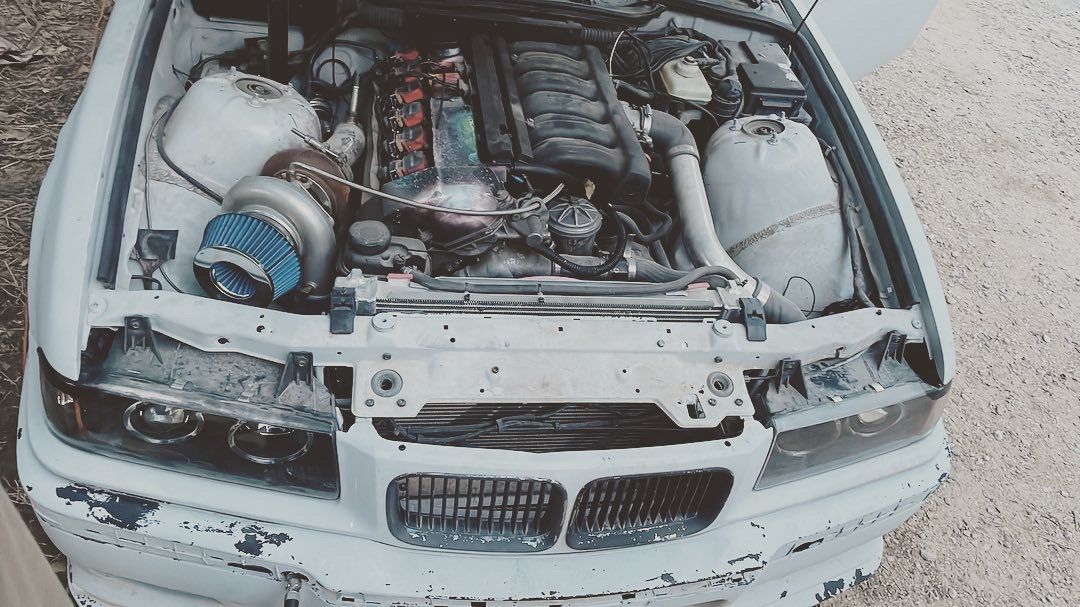 1995 Bmw 325 - image 2