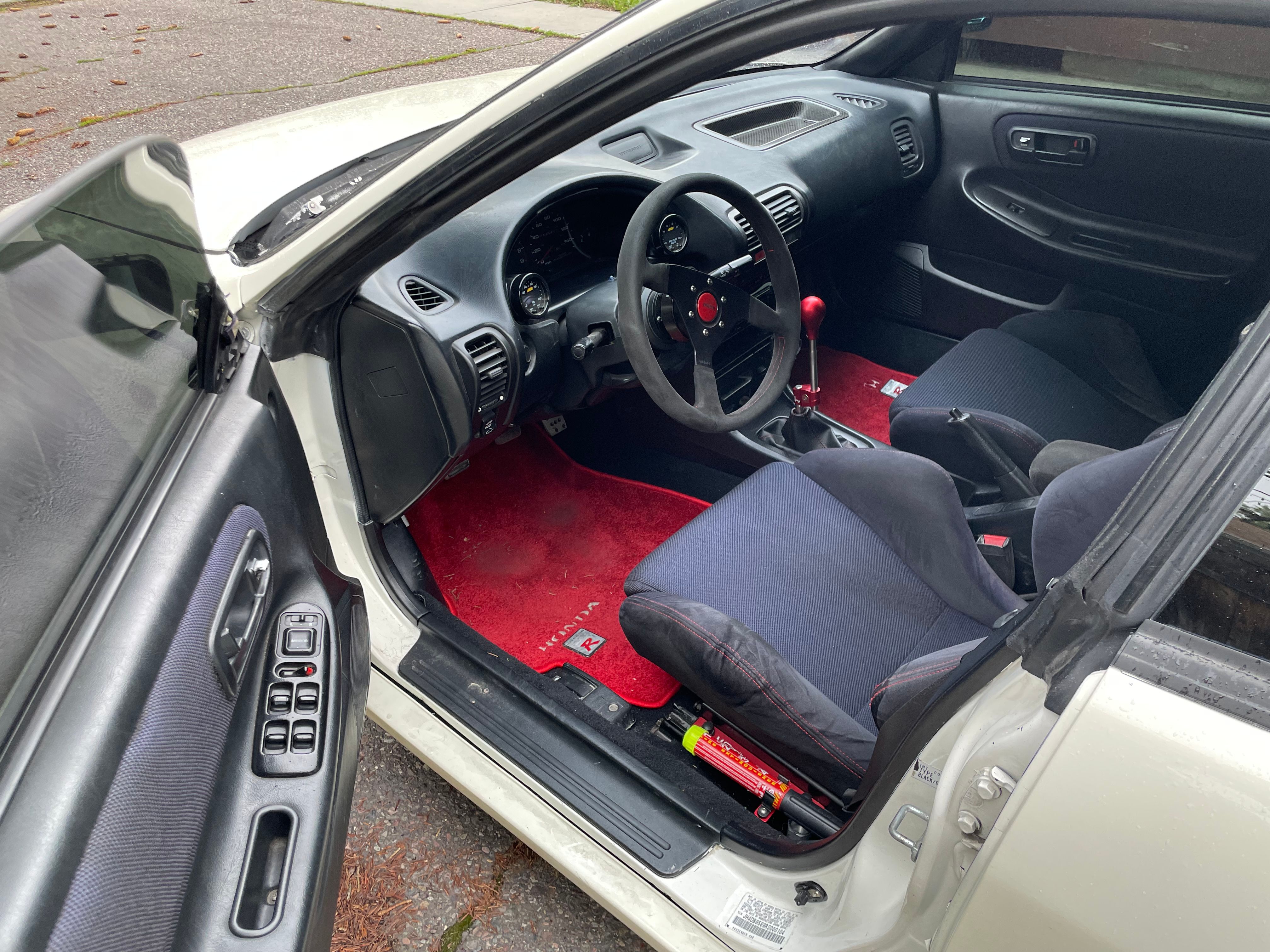 1994 Acura Integra - image 2