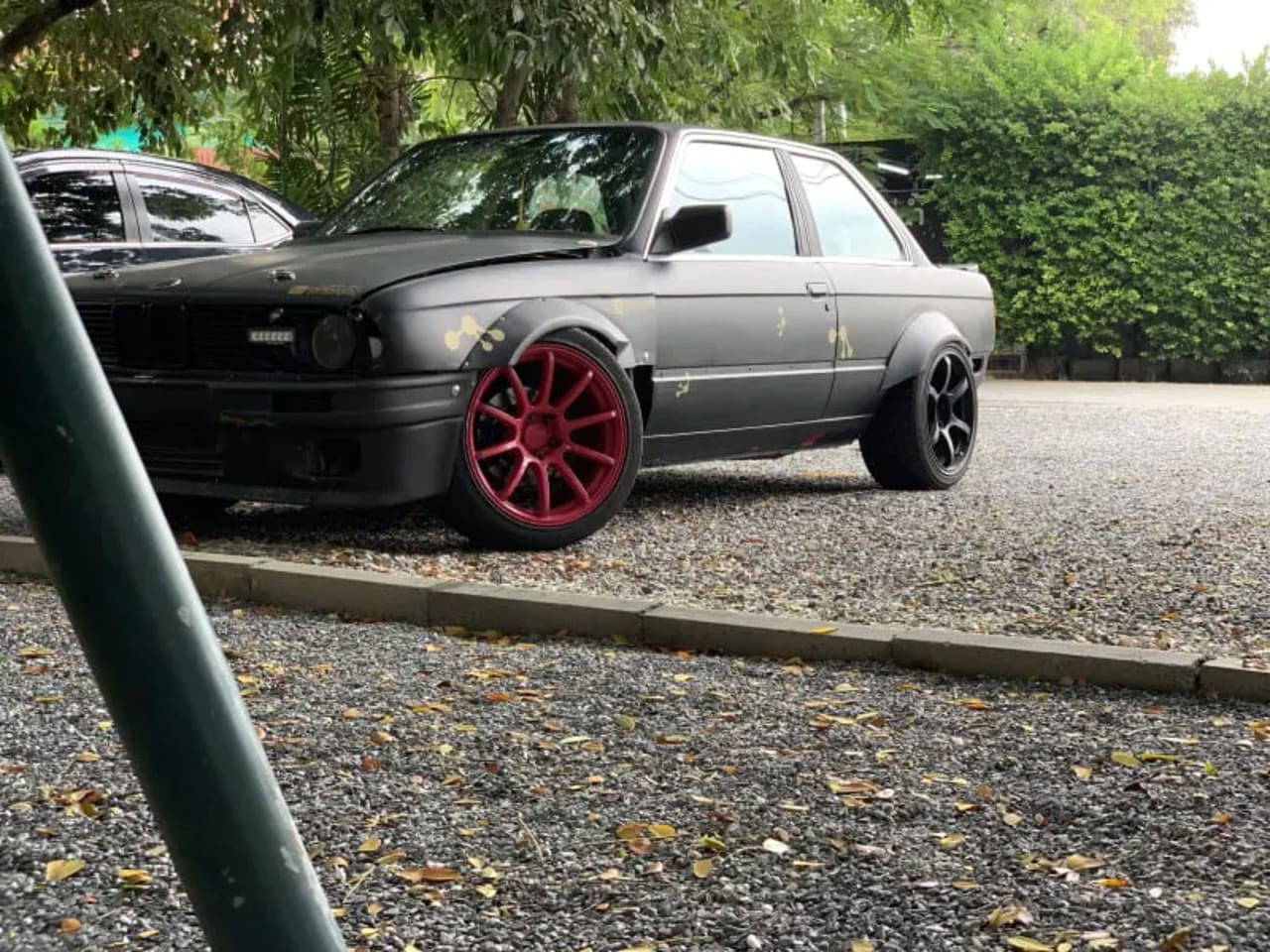 1988 BMW E30 - image 1