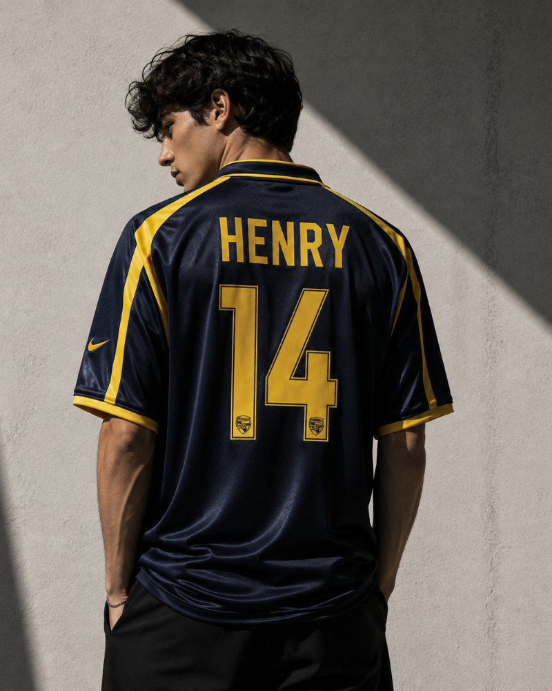 Arsenal 2004/05 Away