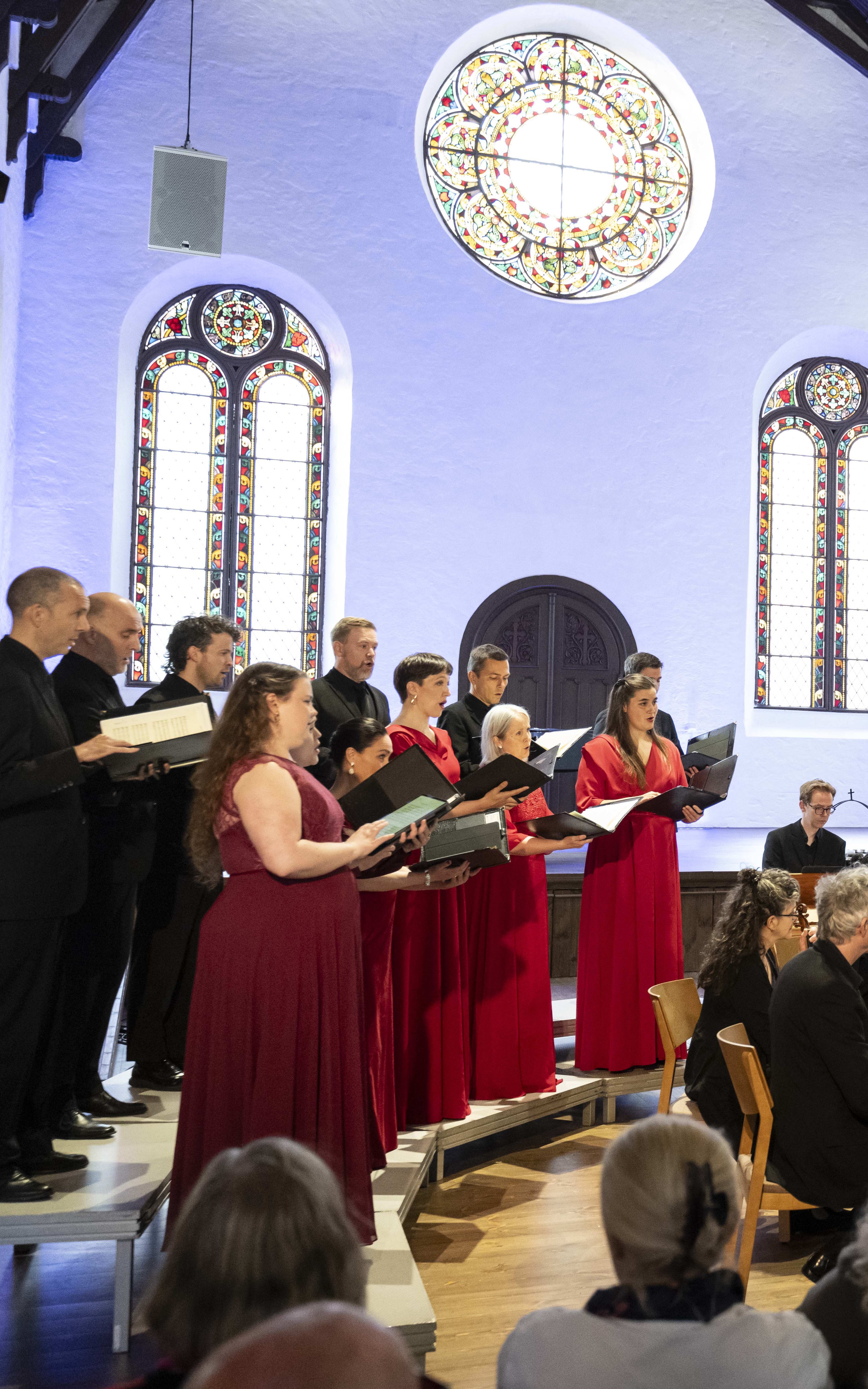 Det Norske Solistkor m/Grete Pedersen. Foto: Thor Brødreskift