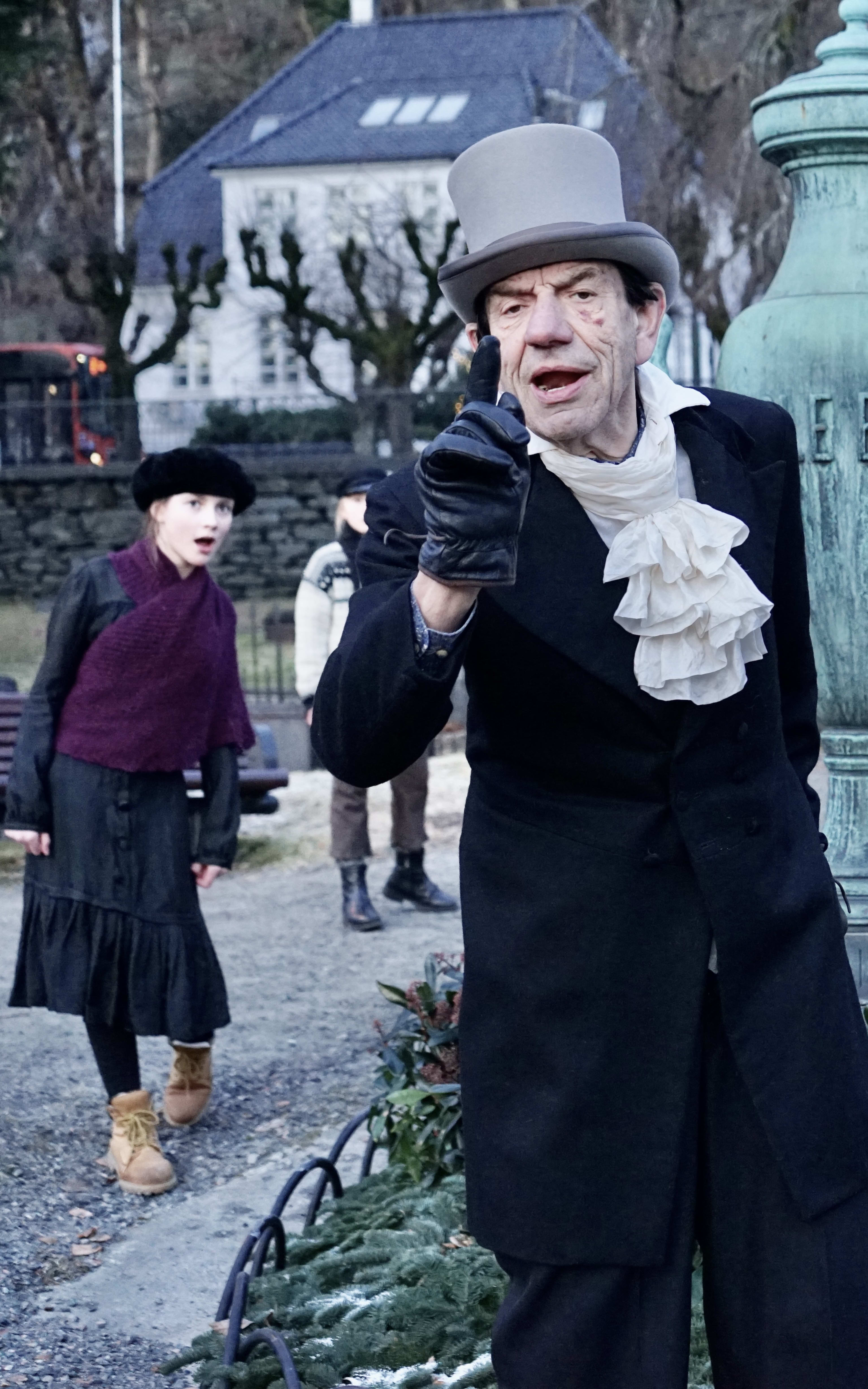 Hvem er vi? Historier fra seks fot under.