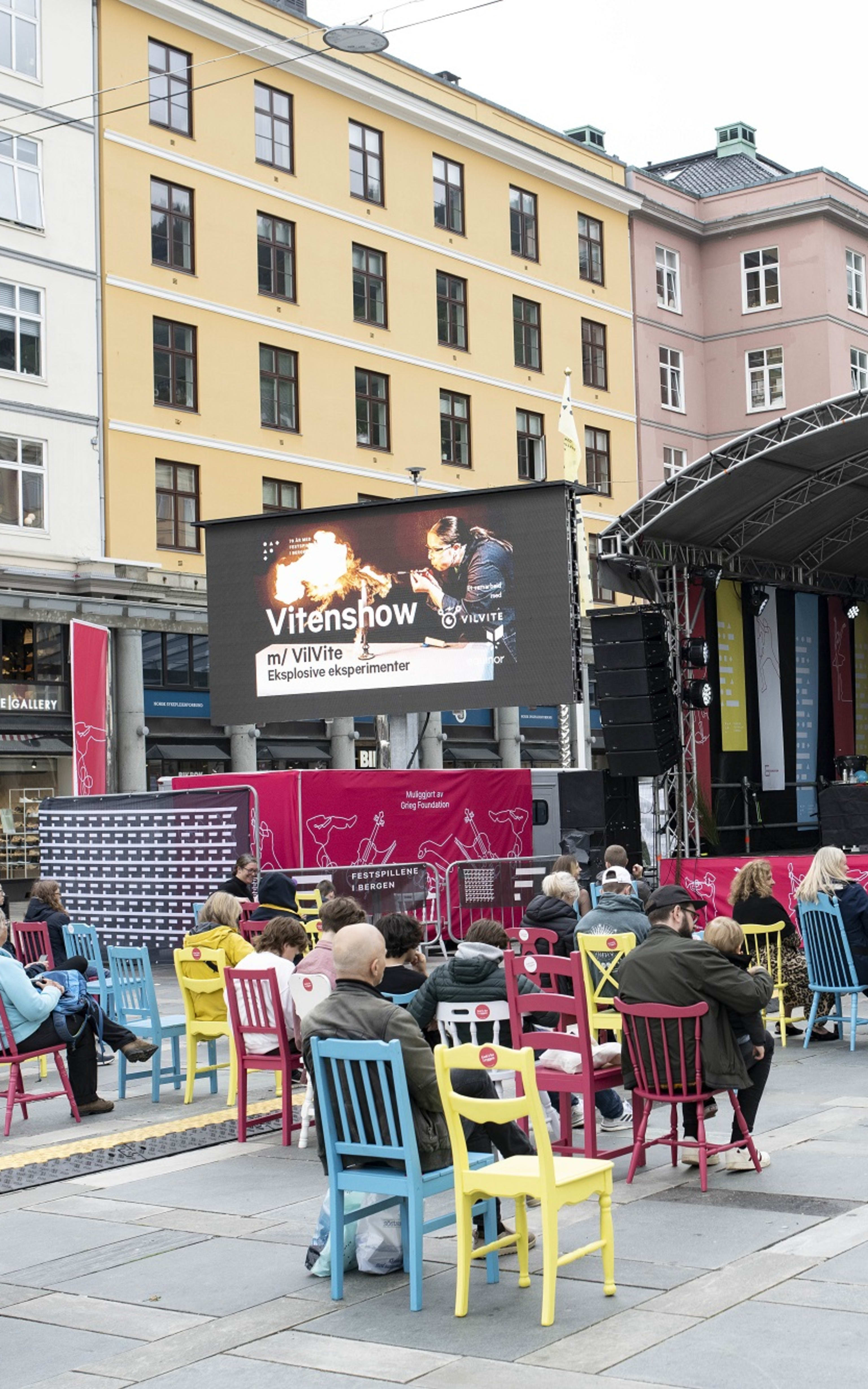 Folkets Stoler I Aksjon. Foto: Thor Brødreskift