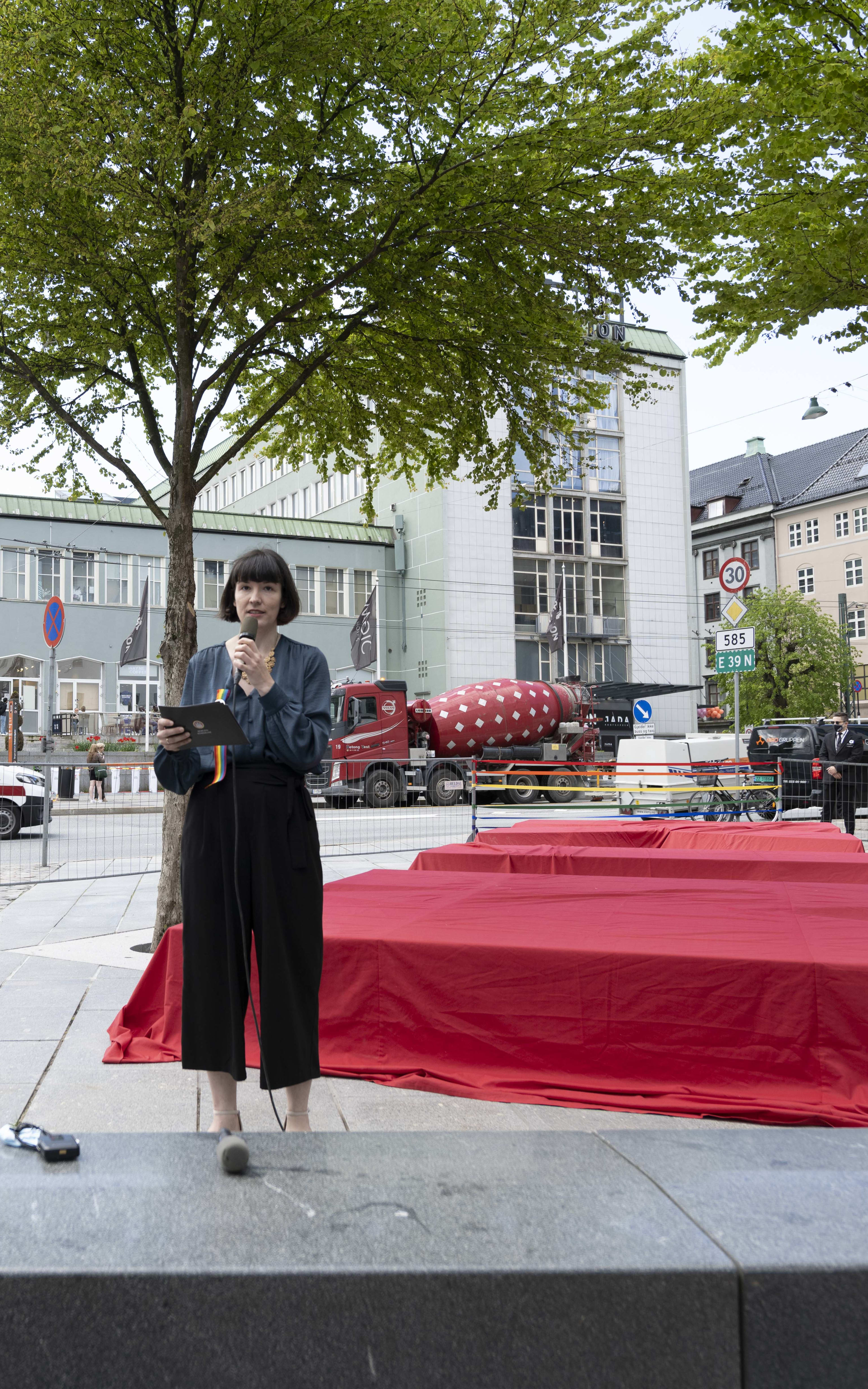 Benkene Til Kim. Foto: Thor Brødreskift