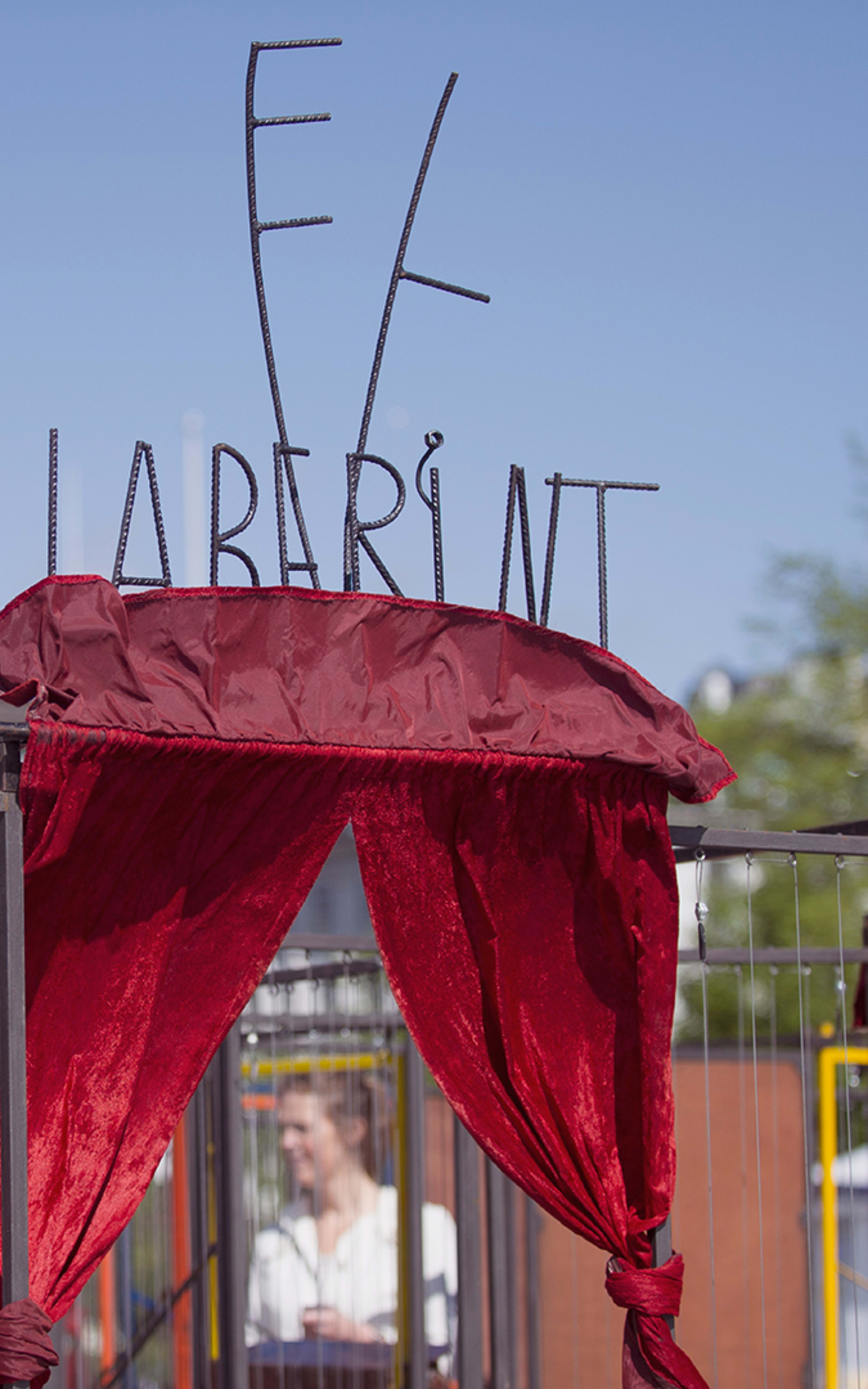 El Laberint - Festival square