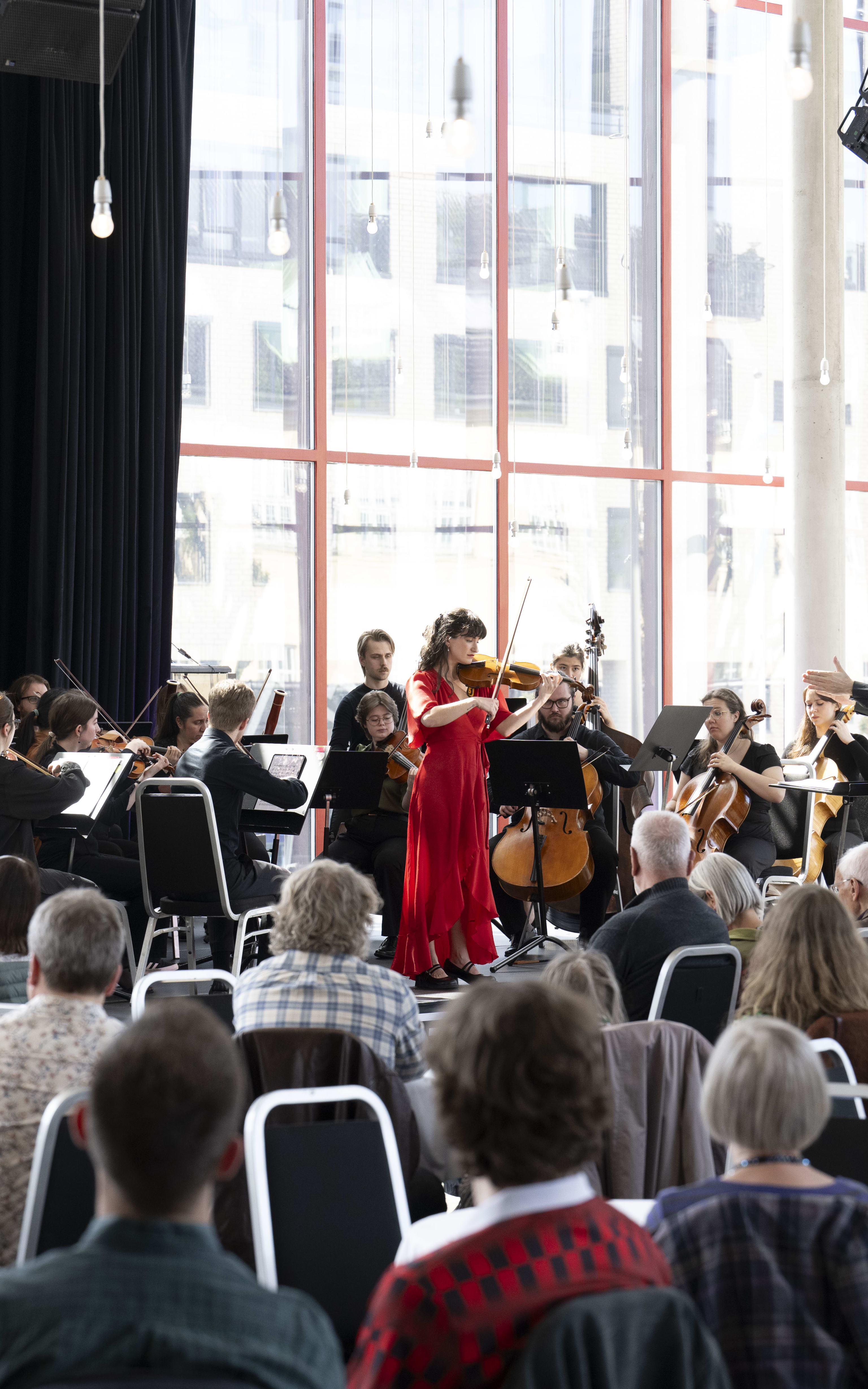 Stikk innom. Foto: Thor Brødreskift