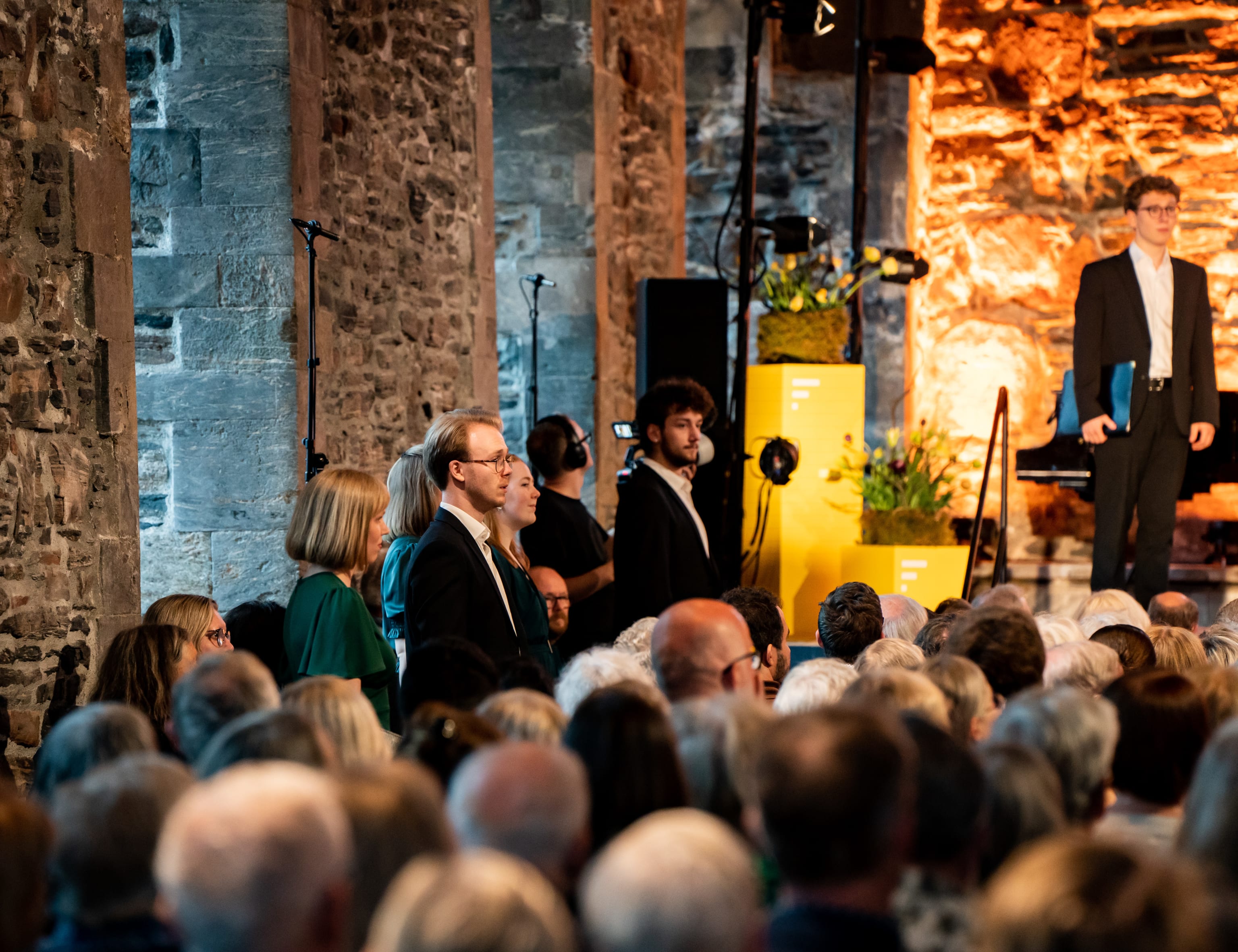 Solistkoret Ung i Lise Davidsens musikalske univers. Foto: Synne Sofi Bårdsdatter Bønes