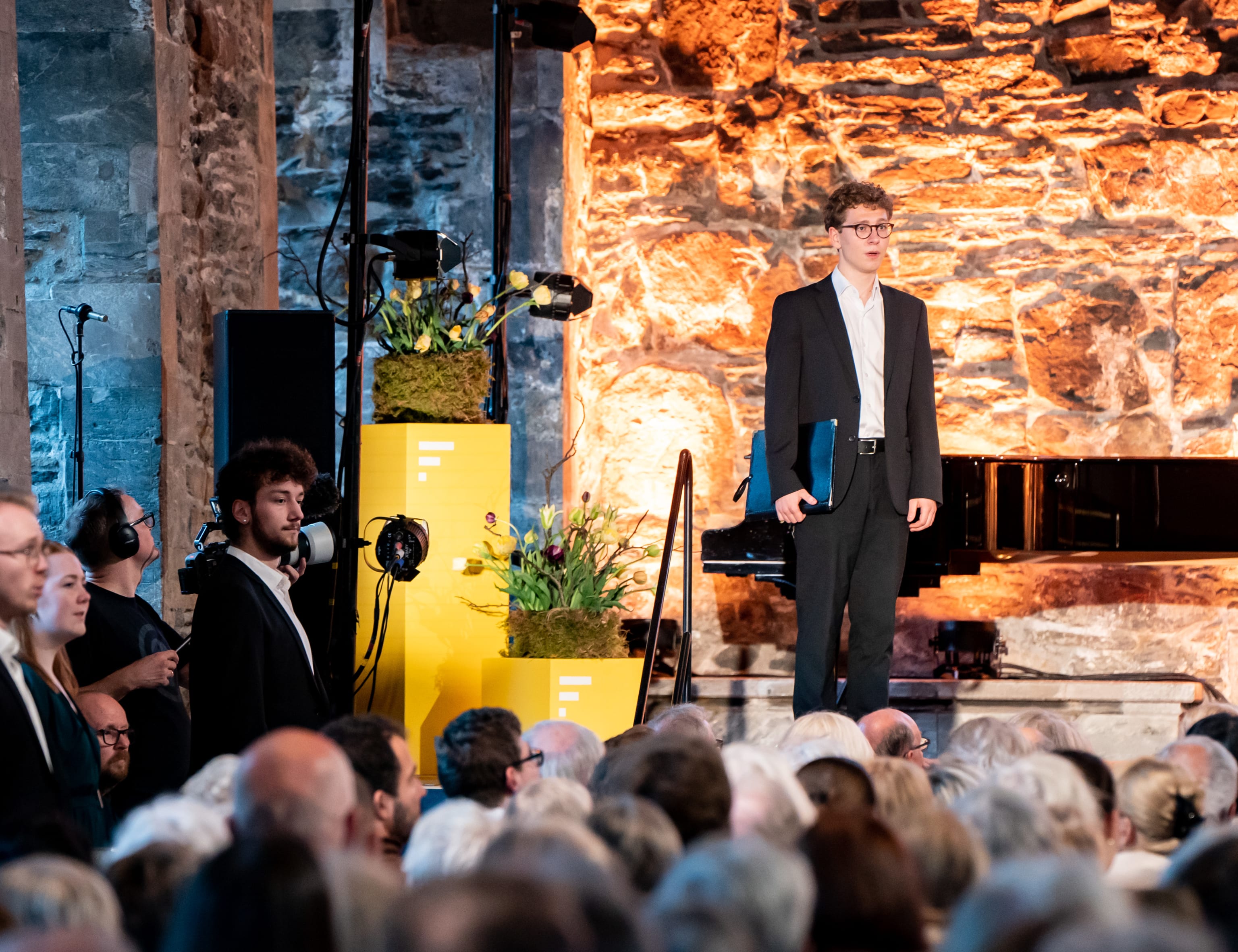 Solistkoret Ung i Lise Davidsens musikalske univers. Foto: Synne Sofi Bårdsdatter Bønes