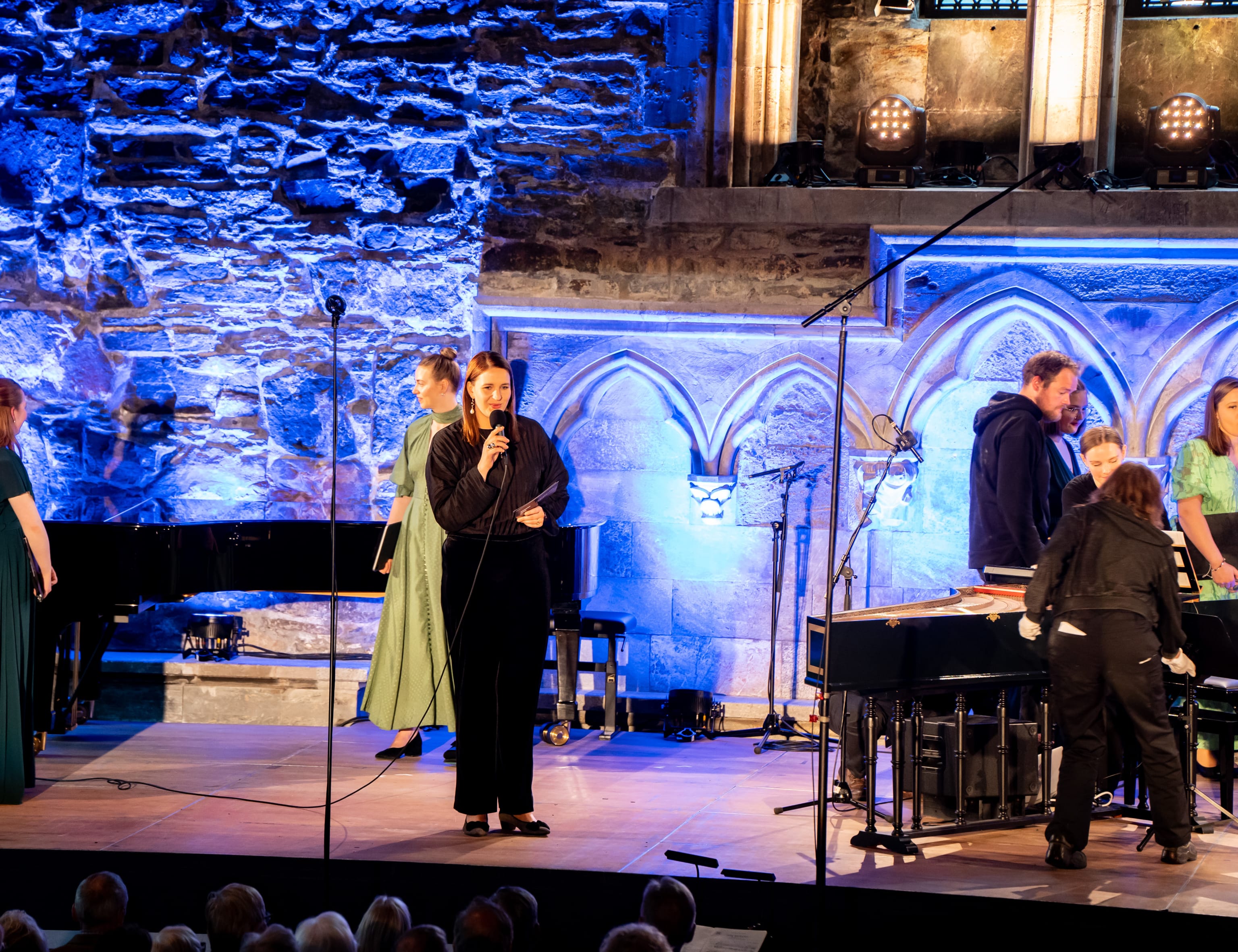 Solistkoret Ung i Lise Davidsens musikalske univers. Foto: Synne Sofi Bårdsdatter Bønes