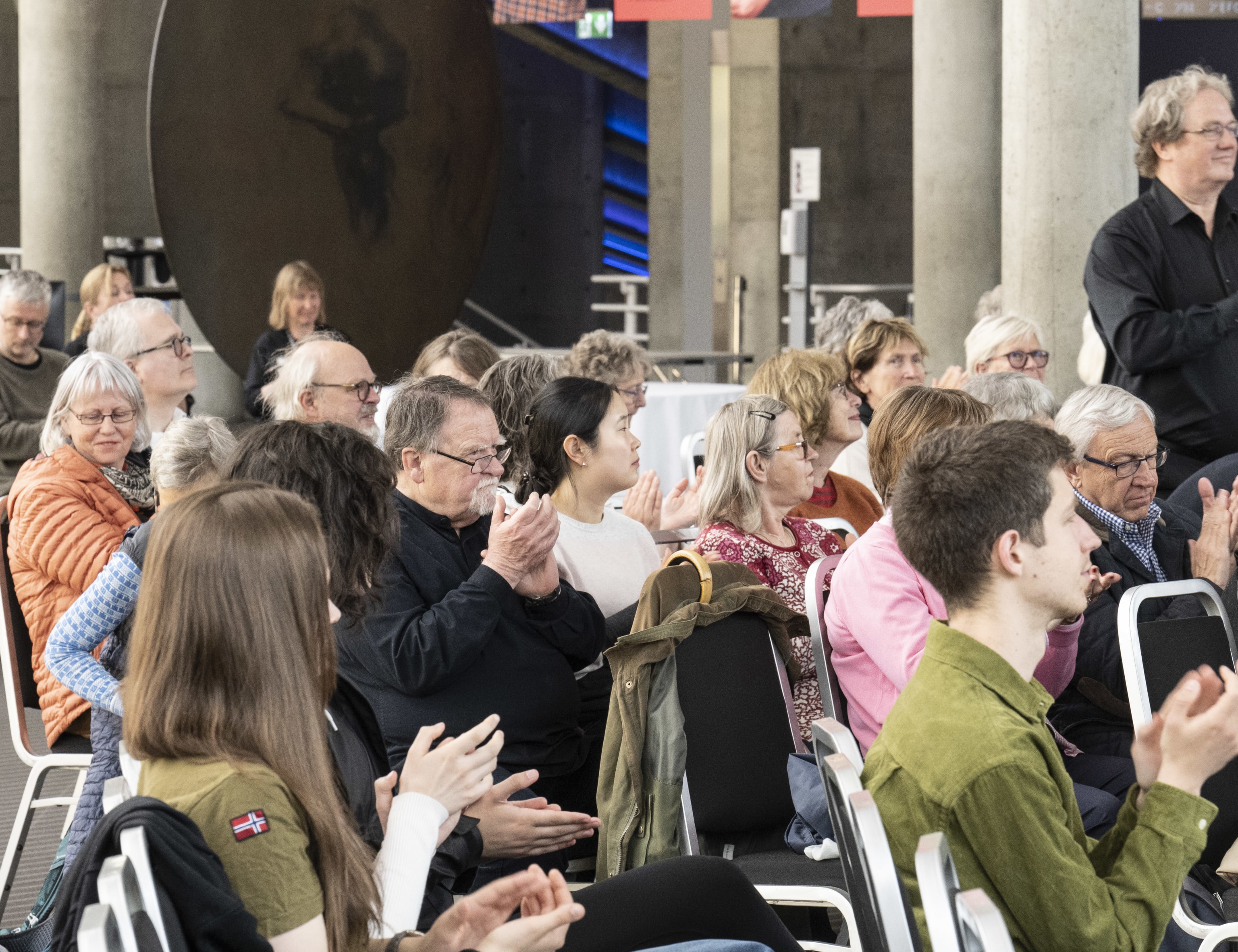 Stikk innom. Foto: Thor Brødreskift