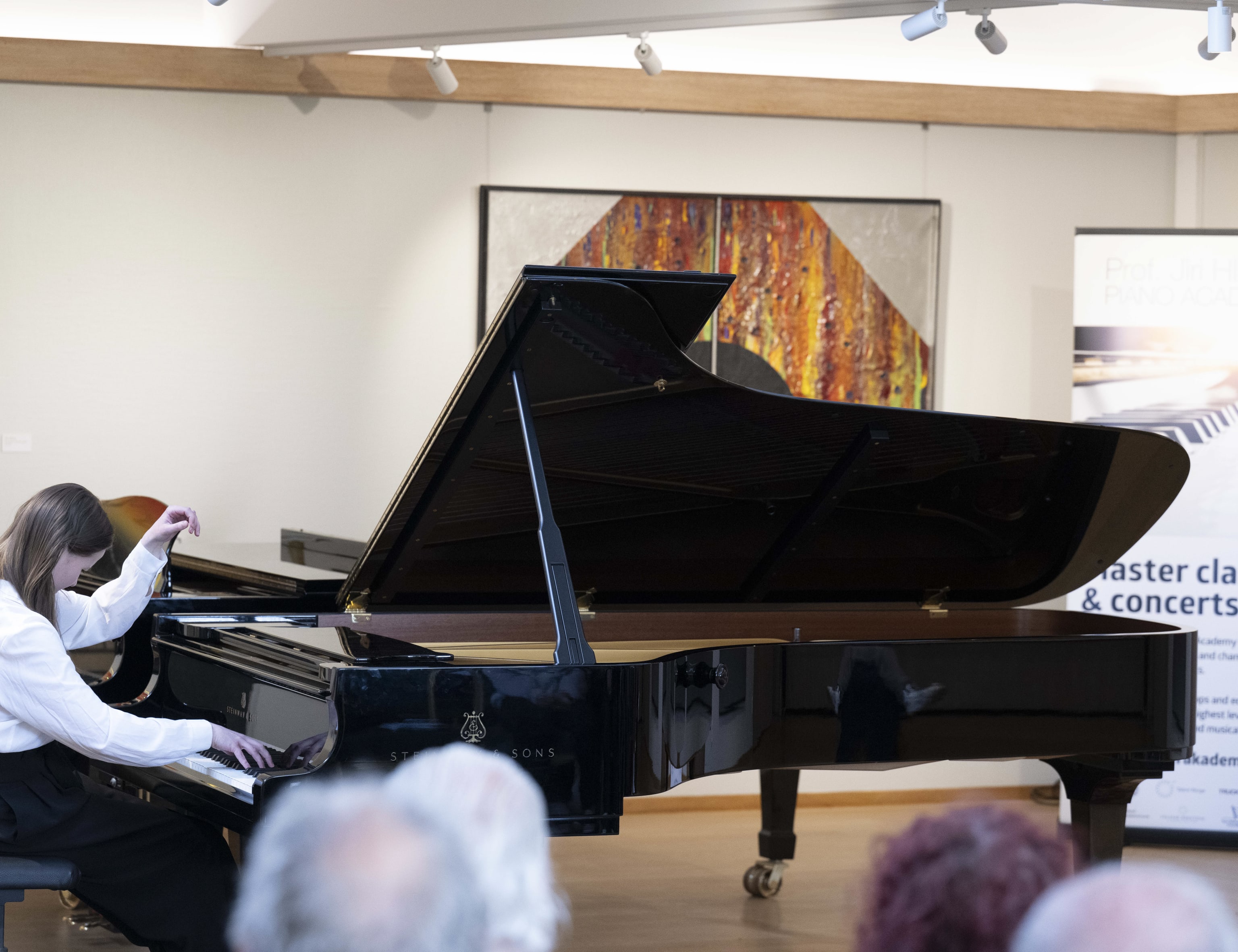 Mesterklassekonsert m/Prof. Jiri Hlinka Klaverakademi. Foto: Thor Brødreskift