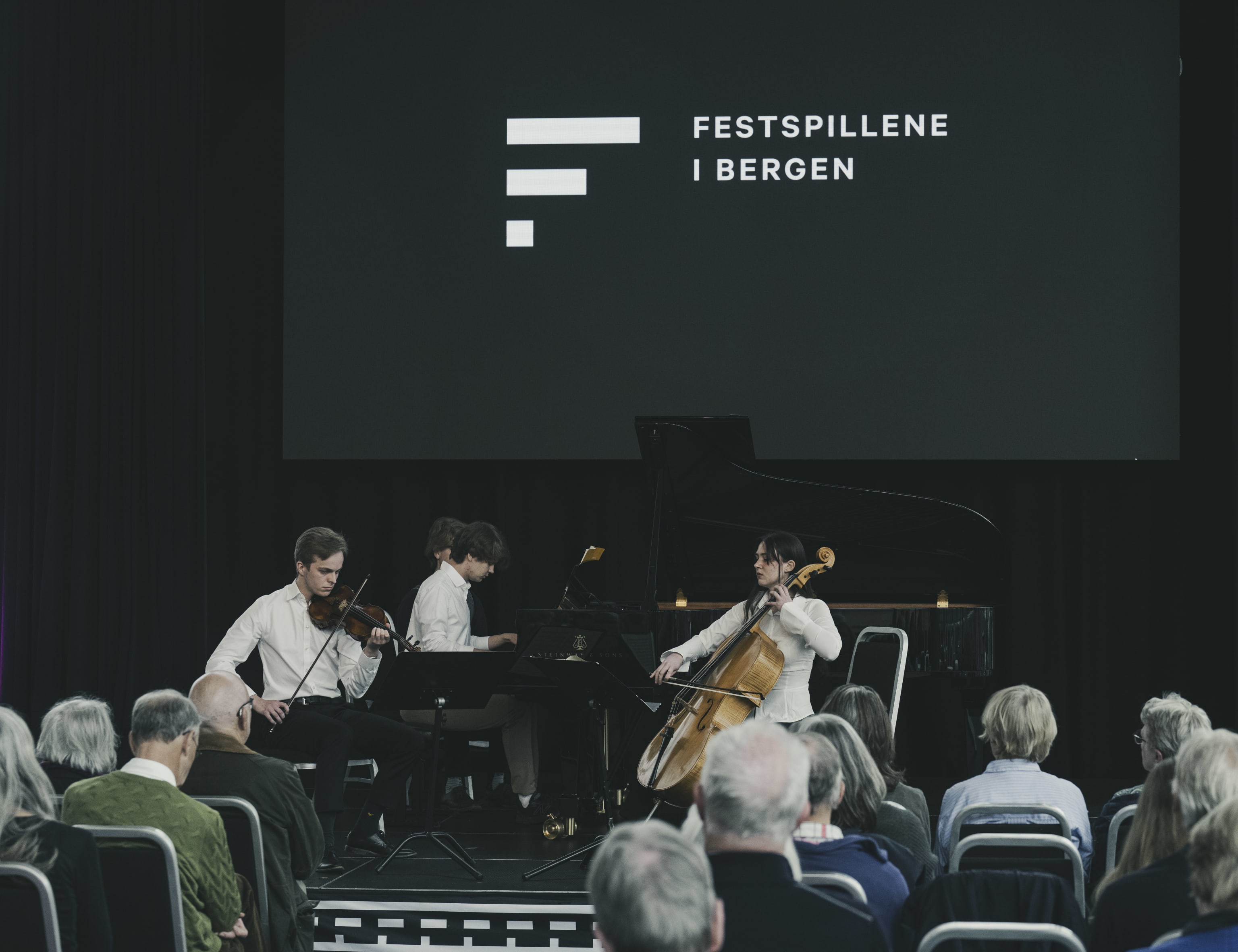 Stikk innom. Foto: Thor Brødreskift