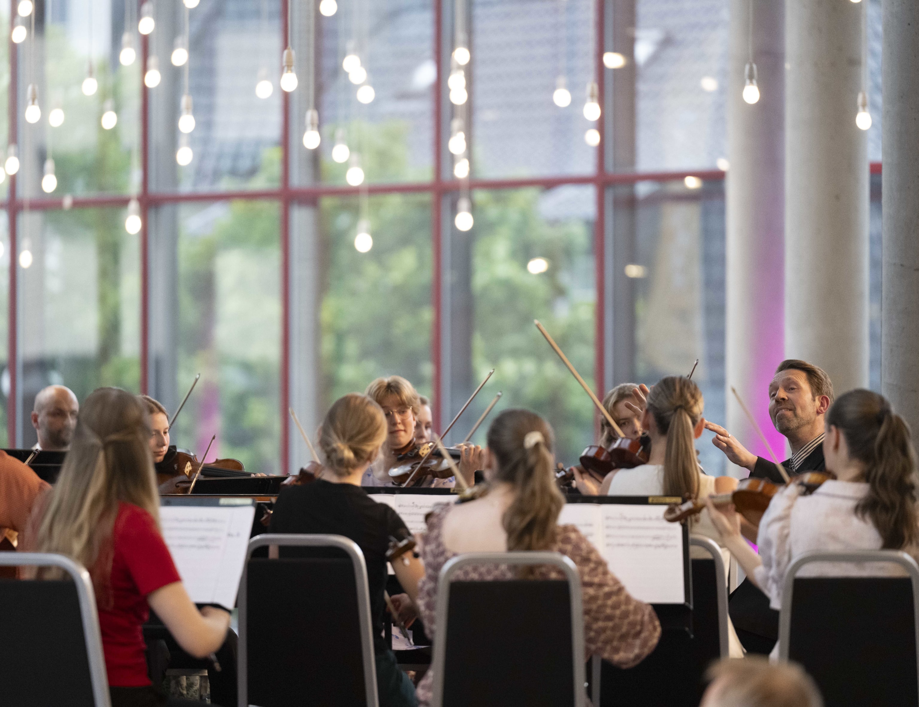 Camerata Bergen m Leif Ove Andsnes. Foto: Thor Brødreskift