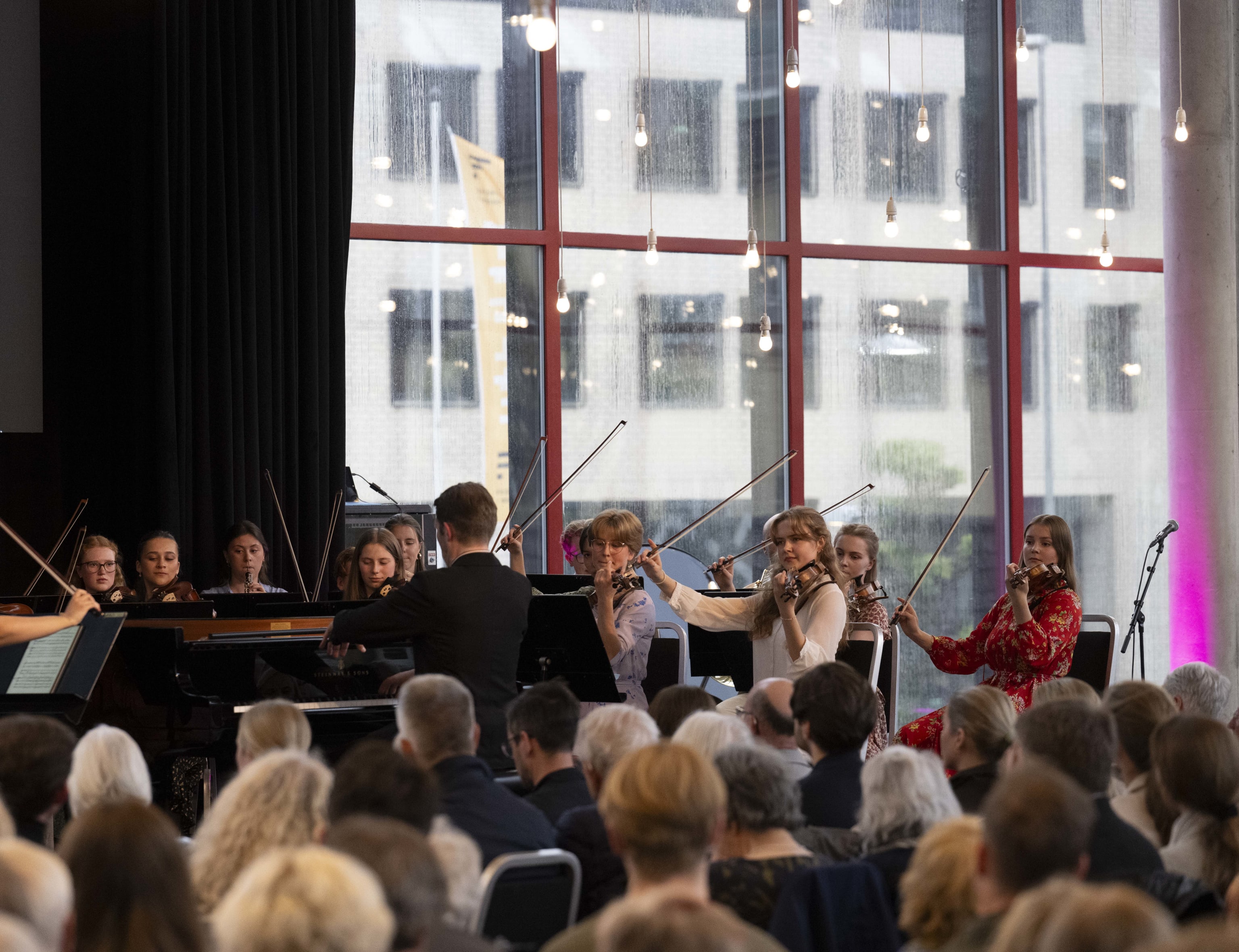 Camerata Bergen m Leif Ove Andsnes. Foto: Thor Brødreskift