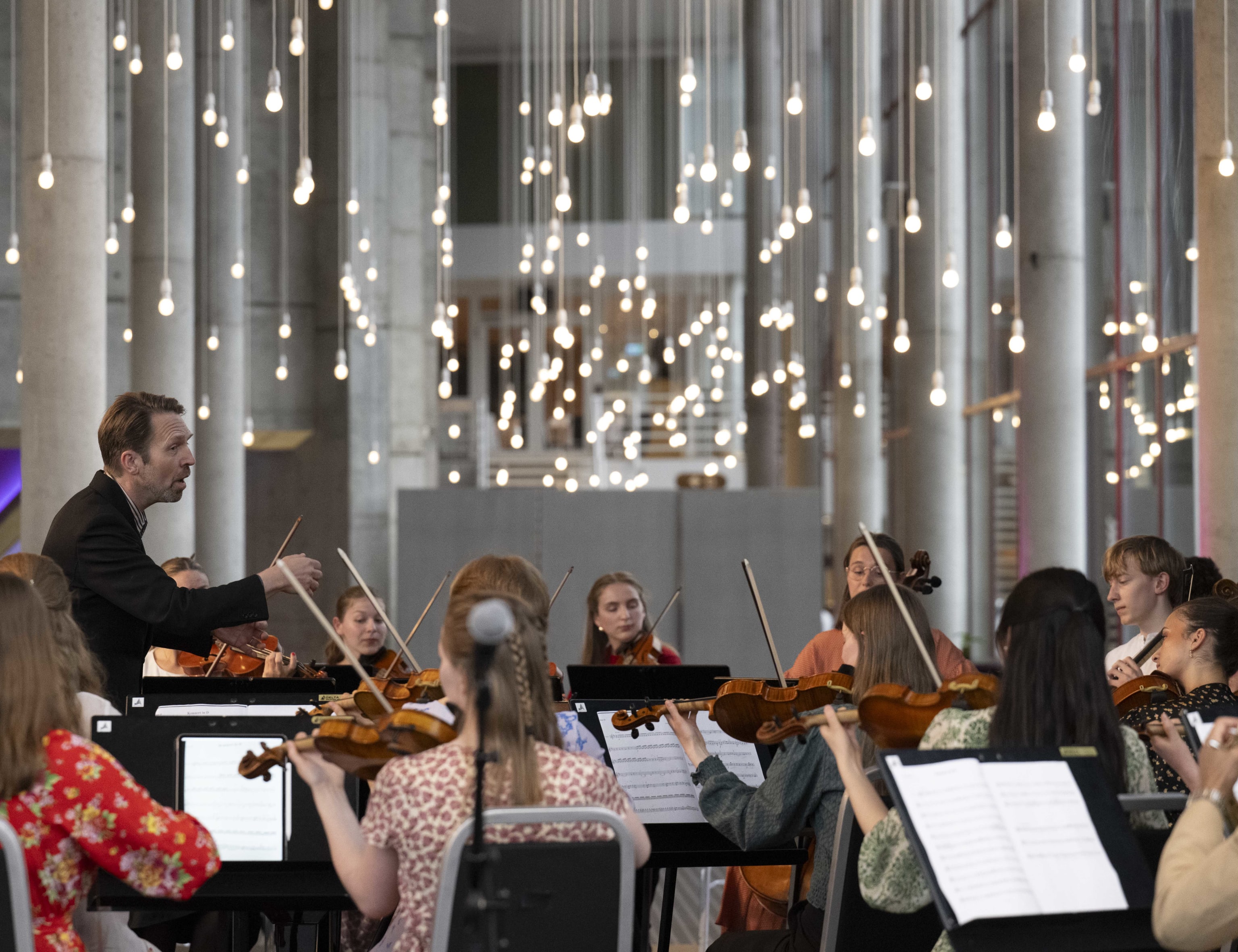 Camerata Bergen m Leif Ove Andsnes. Foto: Thor Brødreskift
