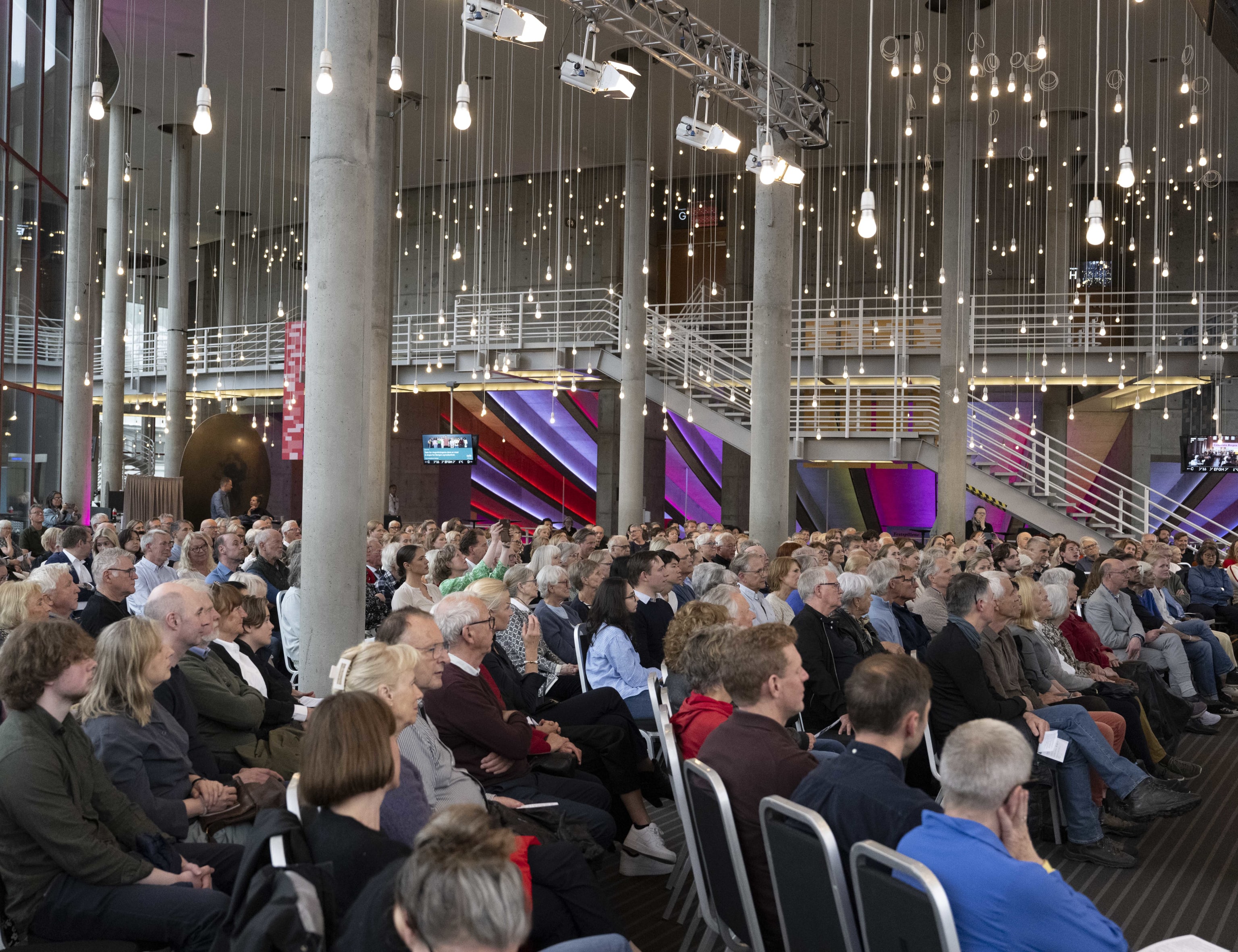 Camerata Bergen m Leif Ove Andsnes. Foto: Thor Brødreskift