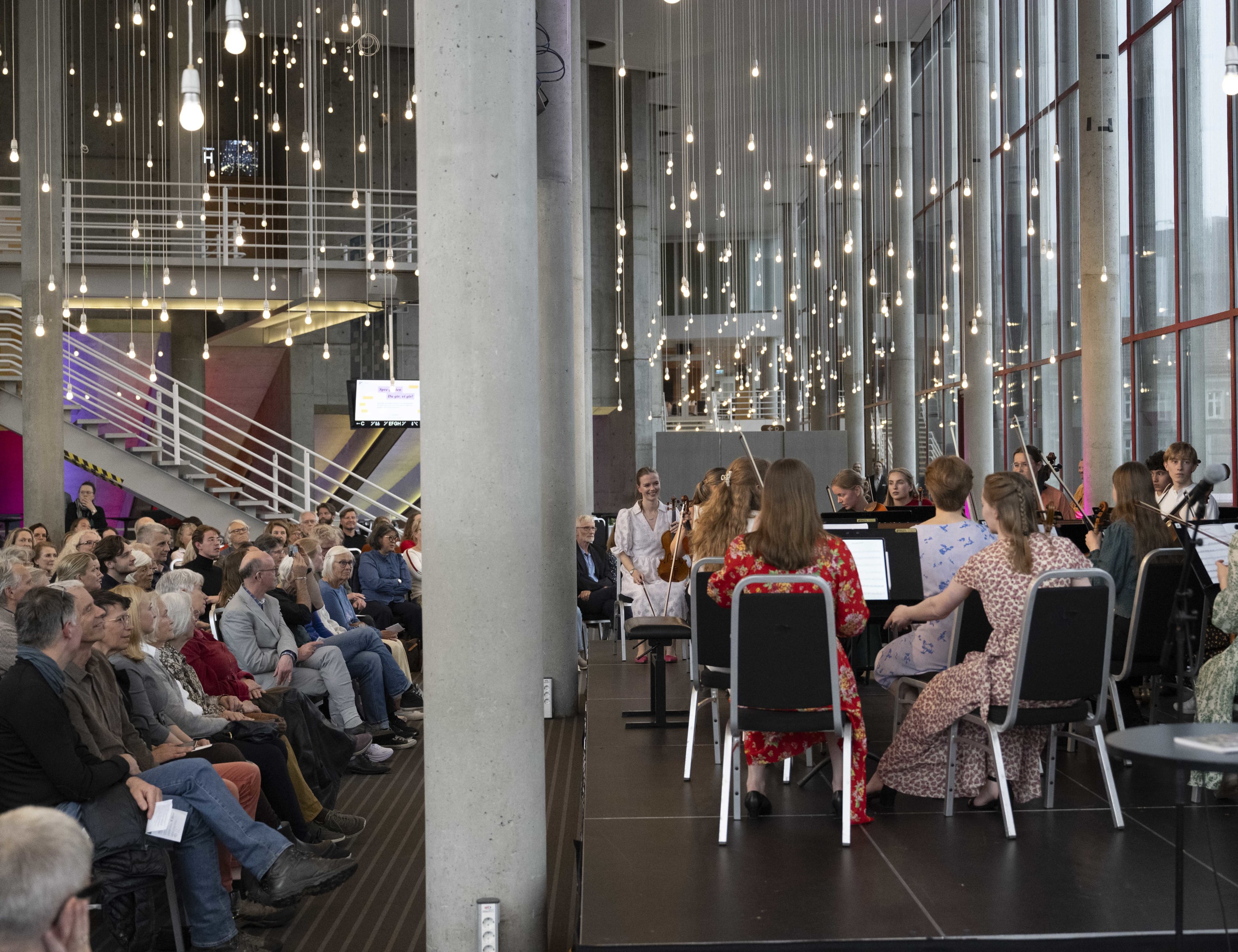 Camerata Bergen m Leif Ove Andsnes. Foto: Thor Brødreskift