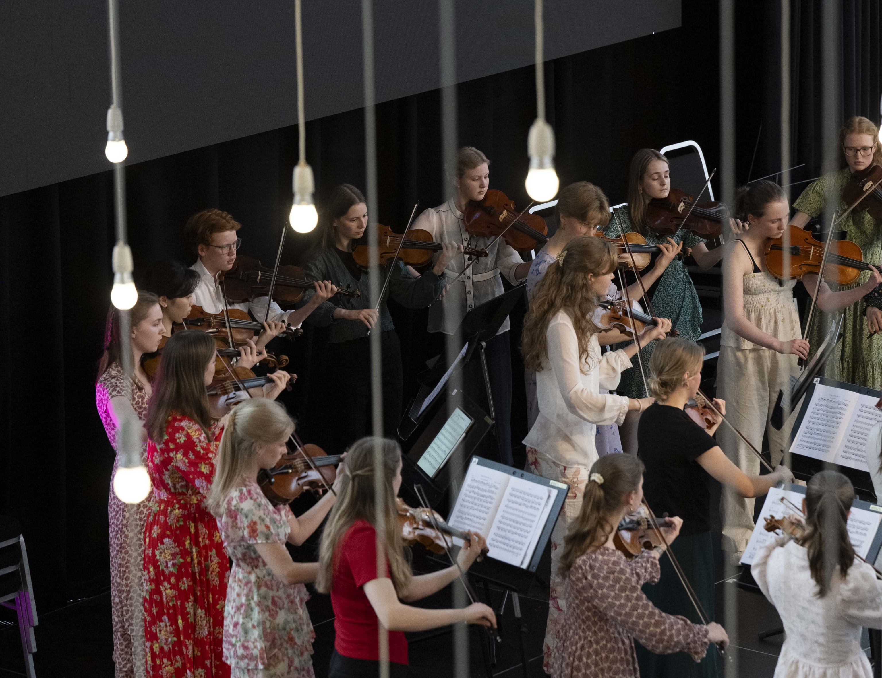 Camerata Bergen m Leif Ove Andsnes. Foto: Thor Brødreskift