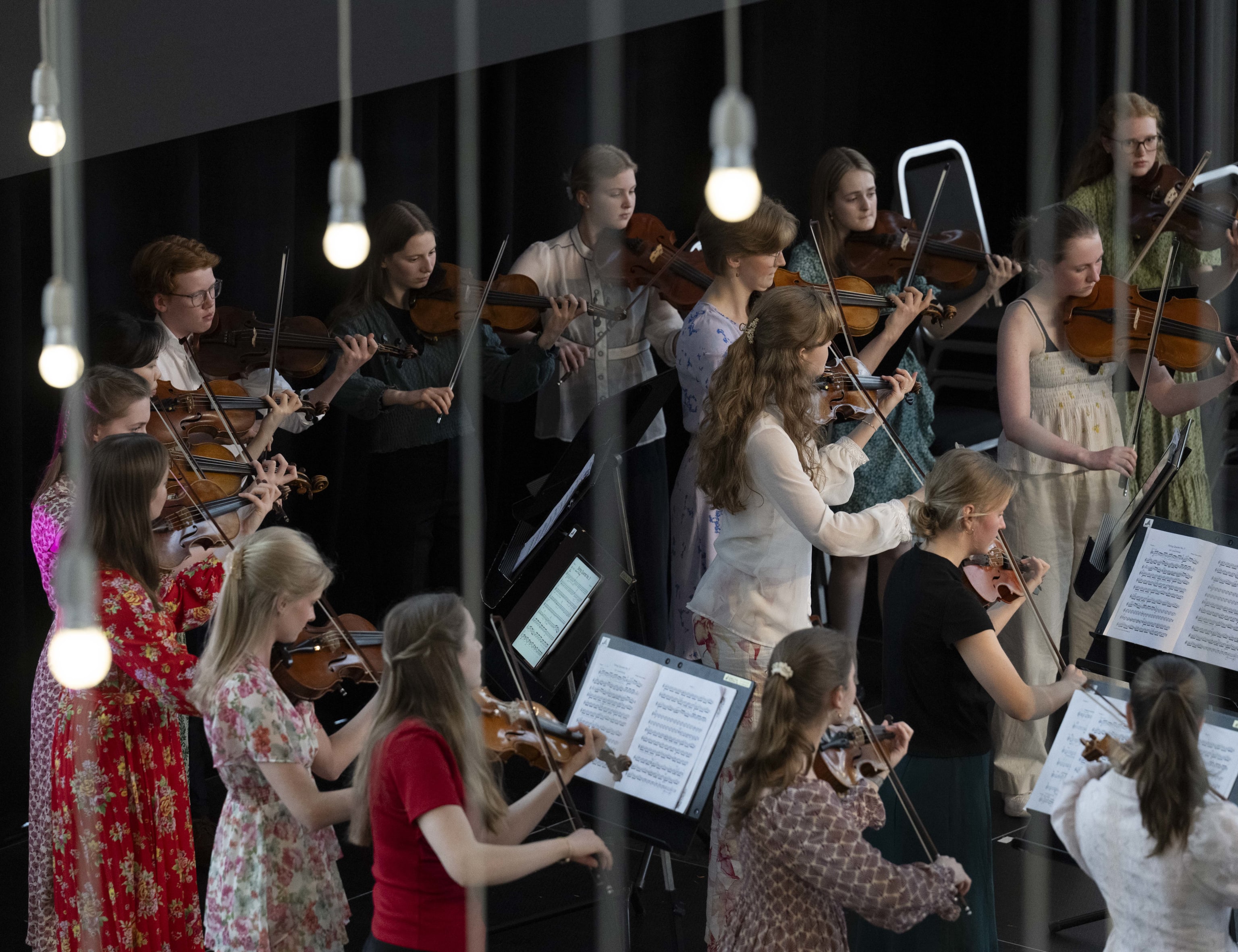 Camerata Bergen m Leif Ove Andsnes. Foto: Thor Brødreskift