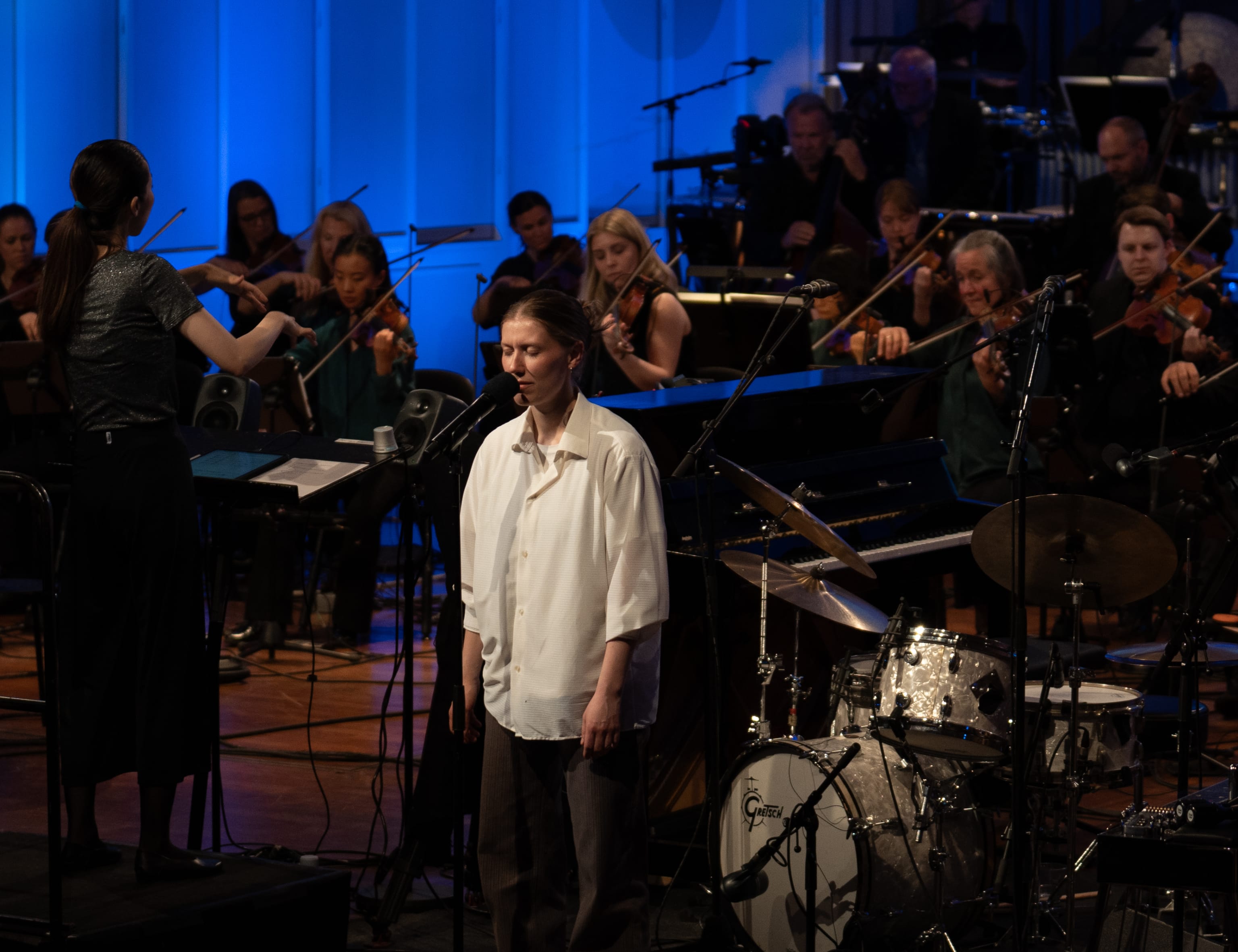 Veslemøy Narvesen med Kringkastingsorkestret. Foto: NRK