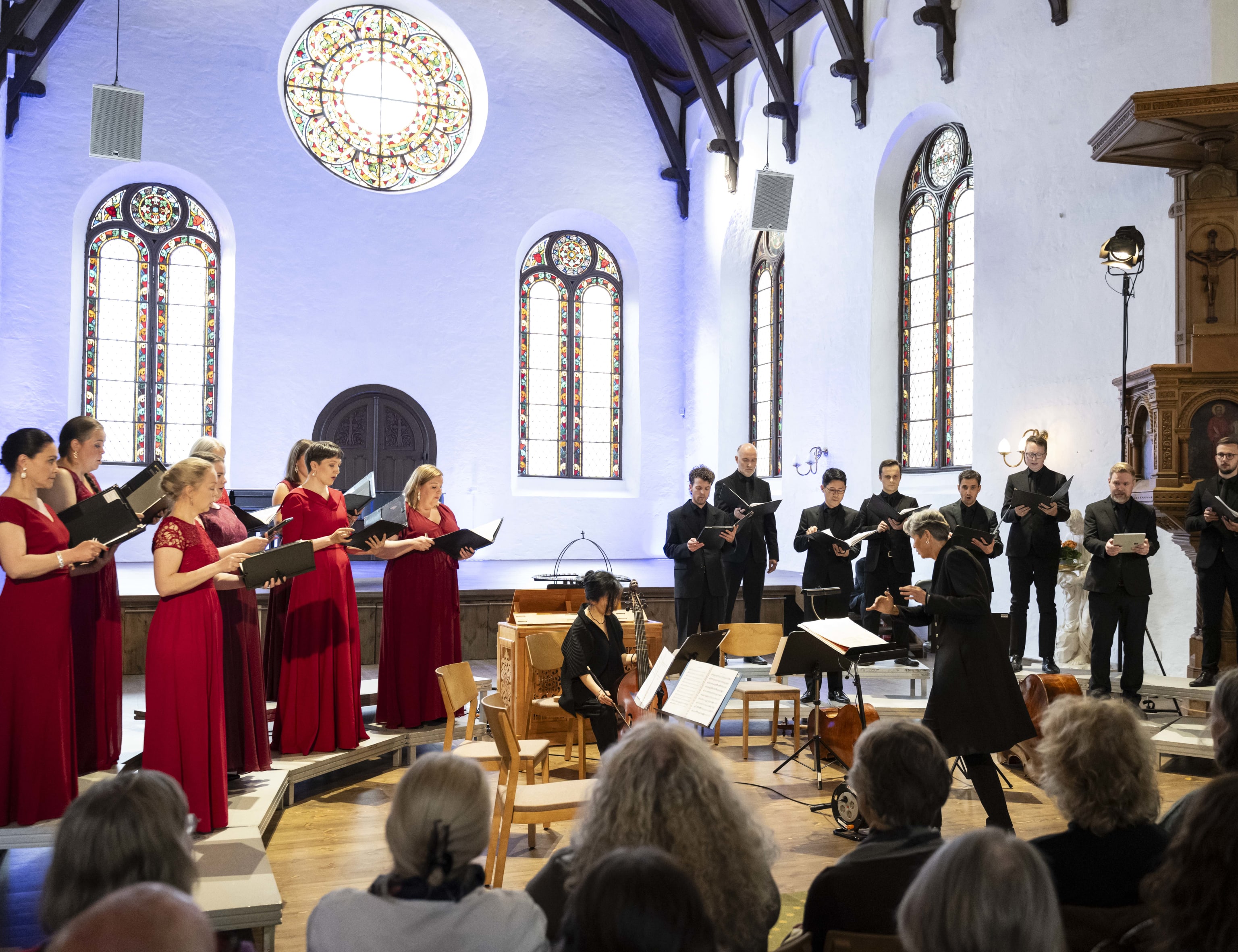 Det Norske Solistkor m/Grete Pedersen. Foto: Thor Brødreskift