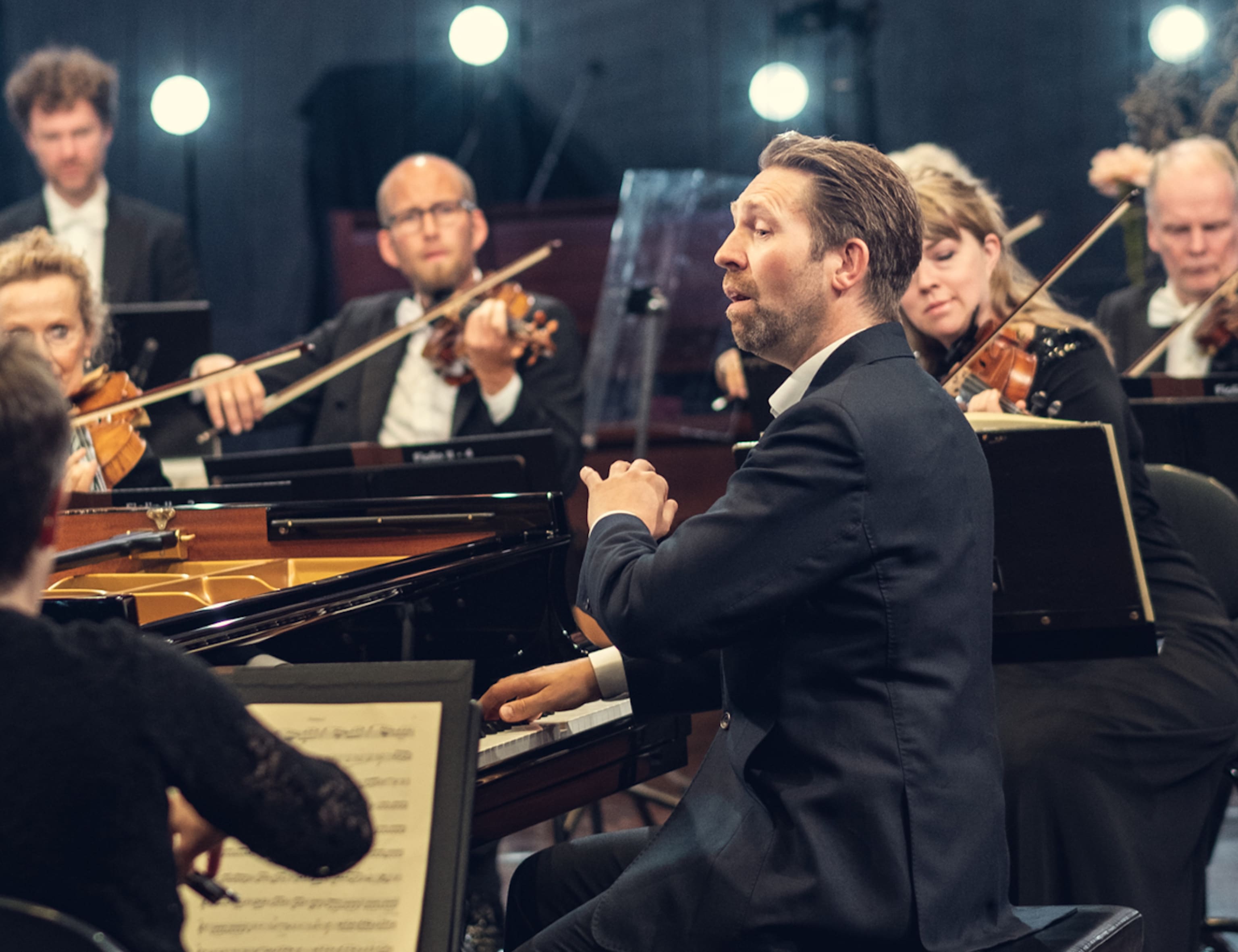 Leif Ove Andsnes Og Oslo-Filharmonien. Foto: Bård Gundersen