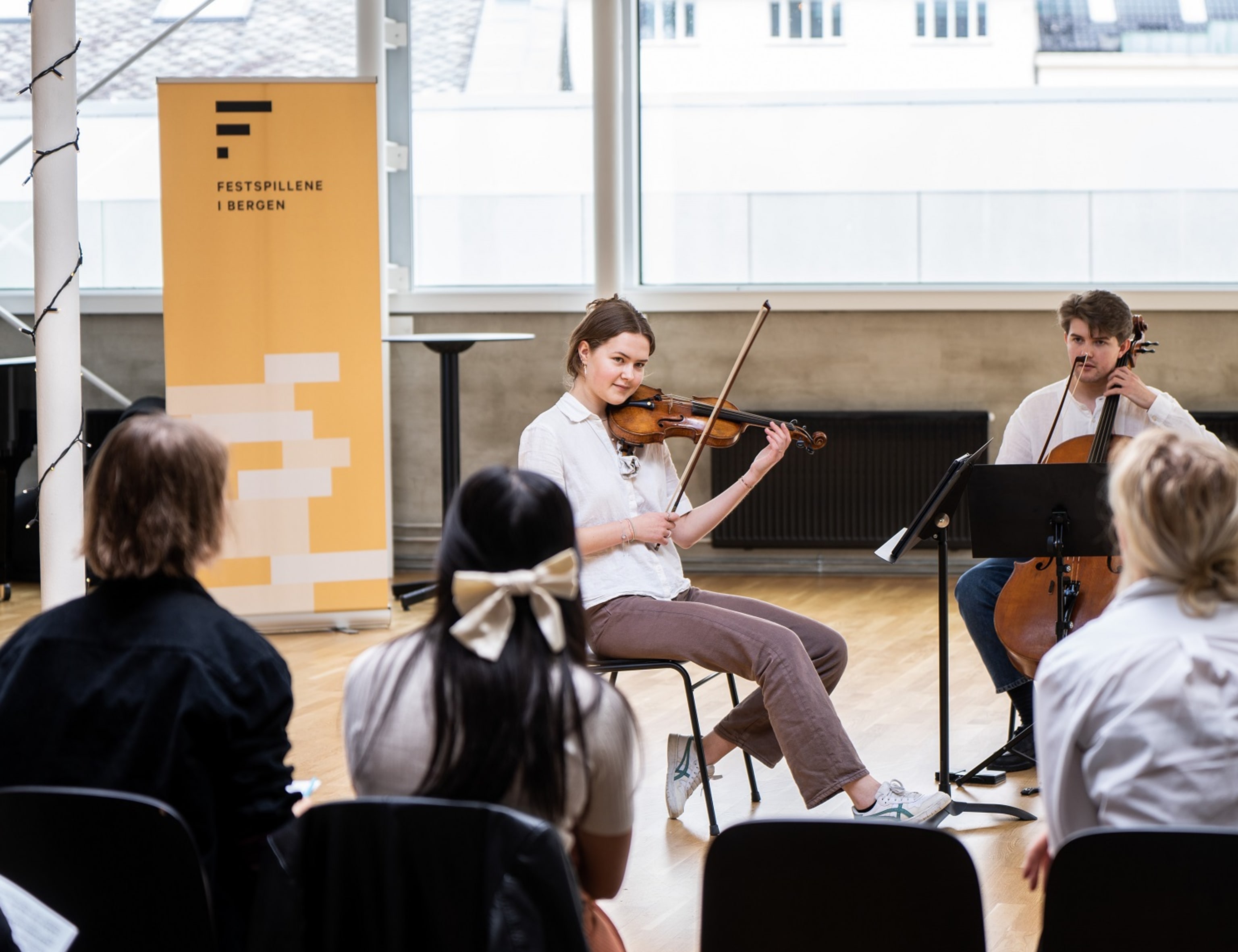 Mesterklasser Med Ariane Jebsen Alvestad (Fiolin) Og Balder Hella Mikkelsen (Cello) I 2023. Foto: Synne S.B. Bønes