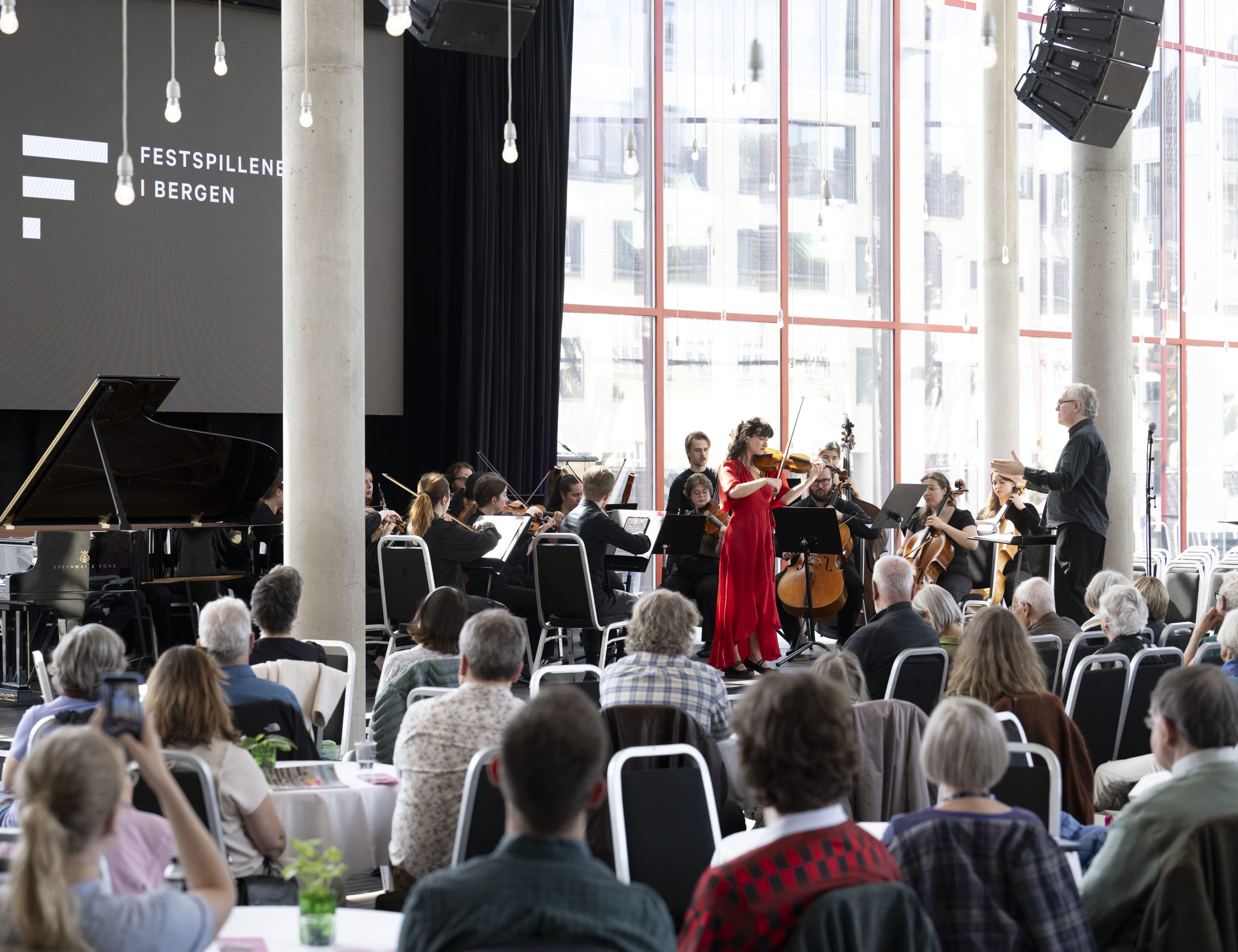 Stikk innom. Foto: Thor Brødreskift