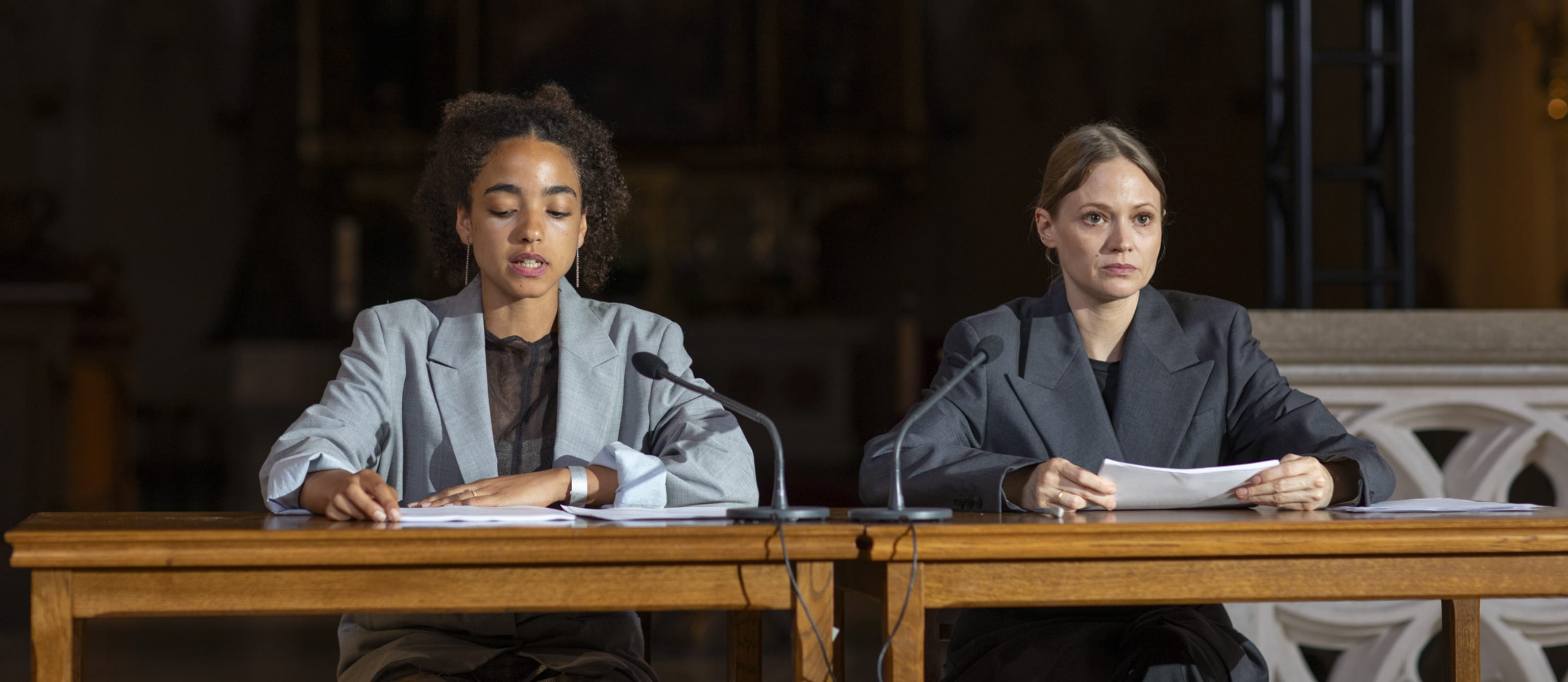 Forestillingsbilde fra oppsetning i Wien av Prozess Pelicot. Foto: Nurith Wagner-Strauss