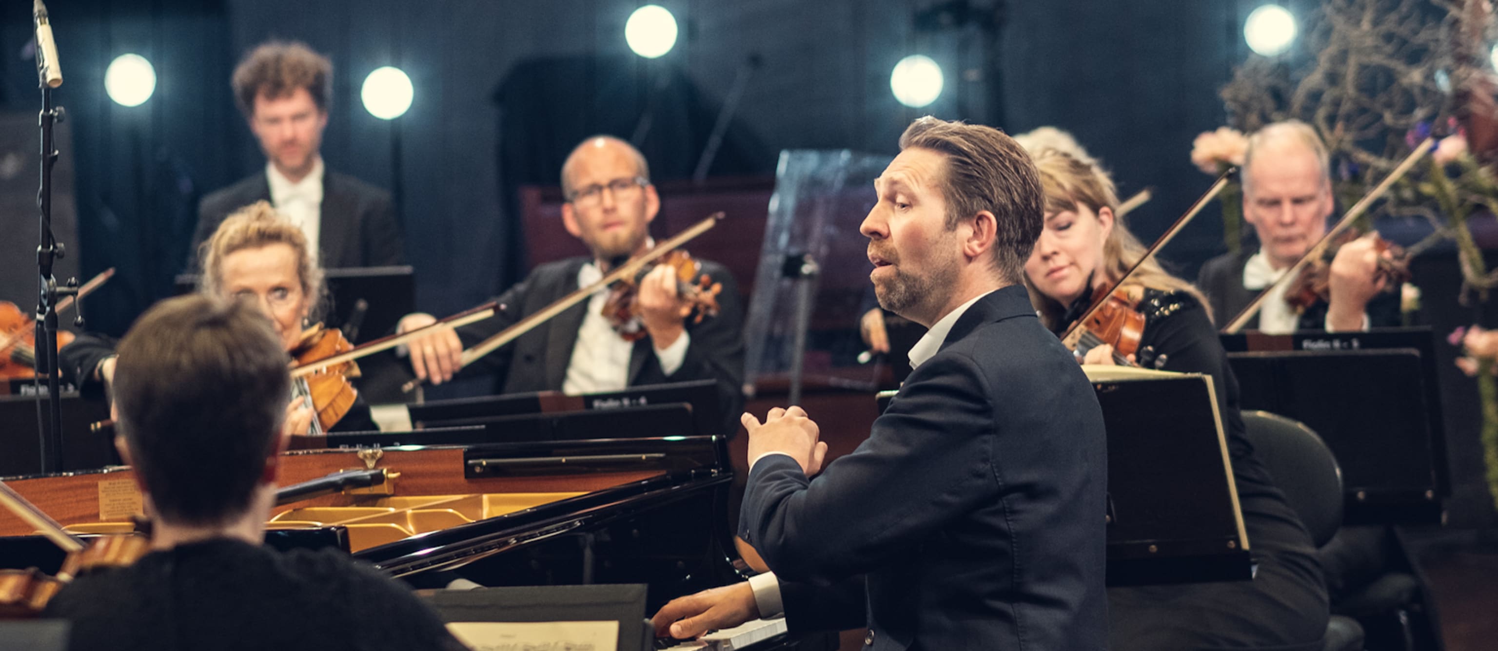 Leif Ove Andsnes Og Oslo-Filharmonien. Foto: Bård Gundersen