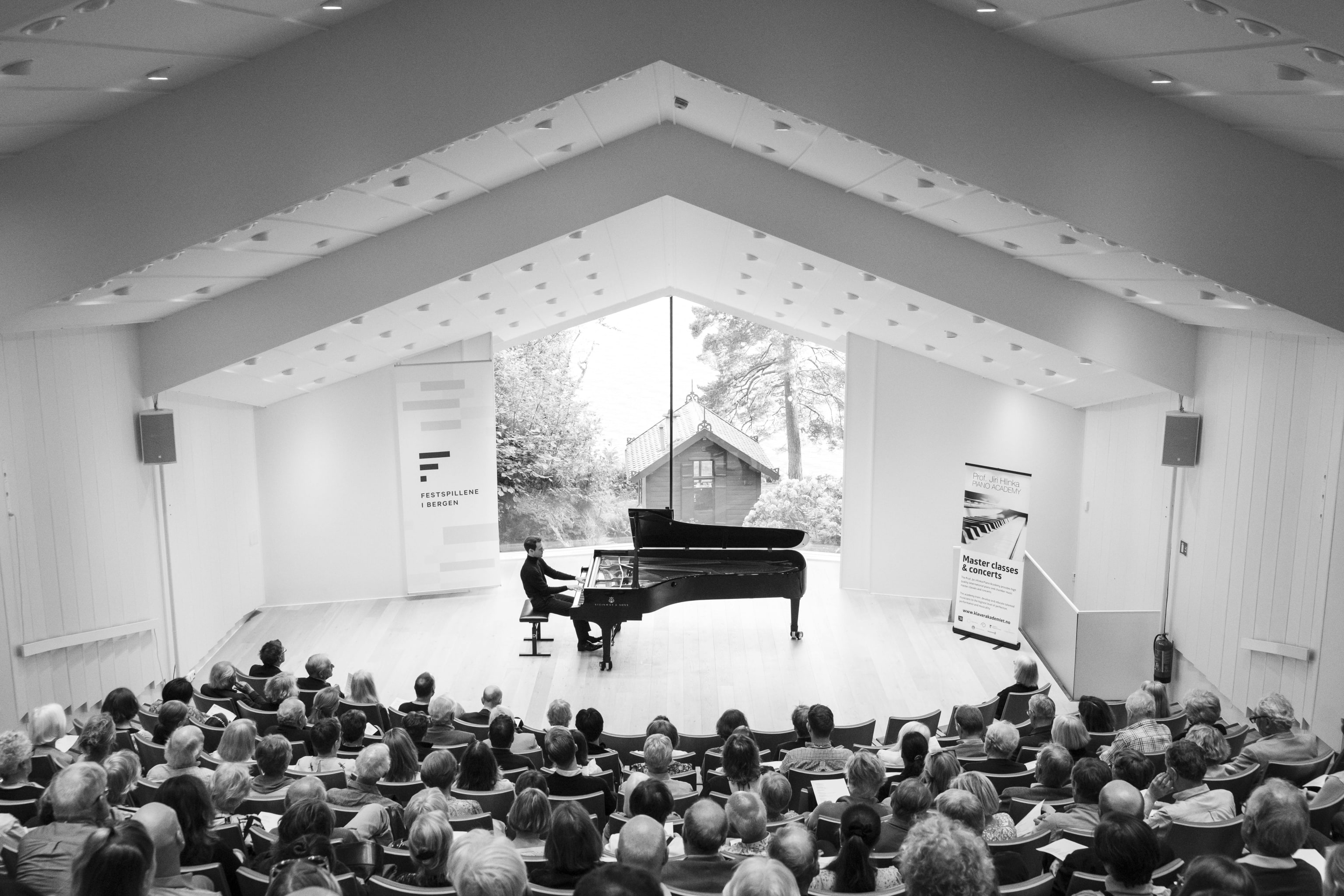 Mesterklassekonsert. Prof. Jiri Hlinka Klaverakademi. Foto: Thor Brødreskift