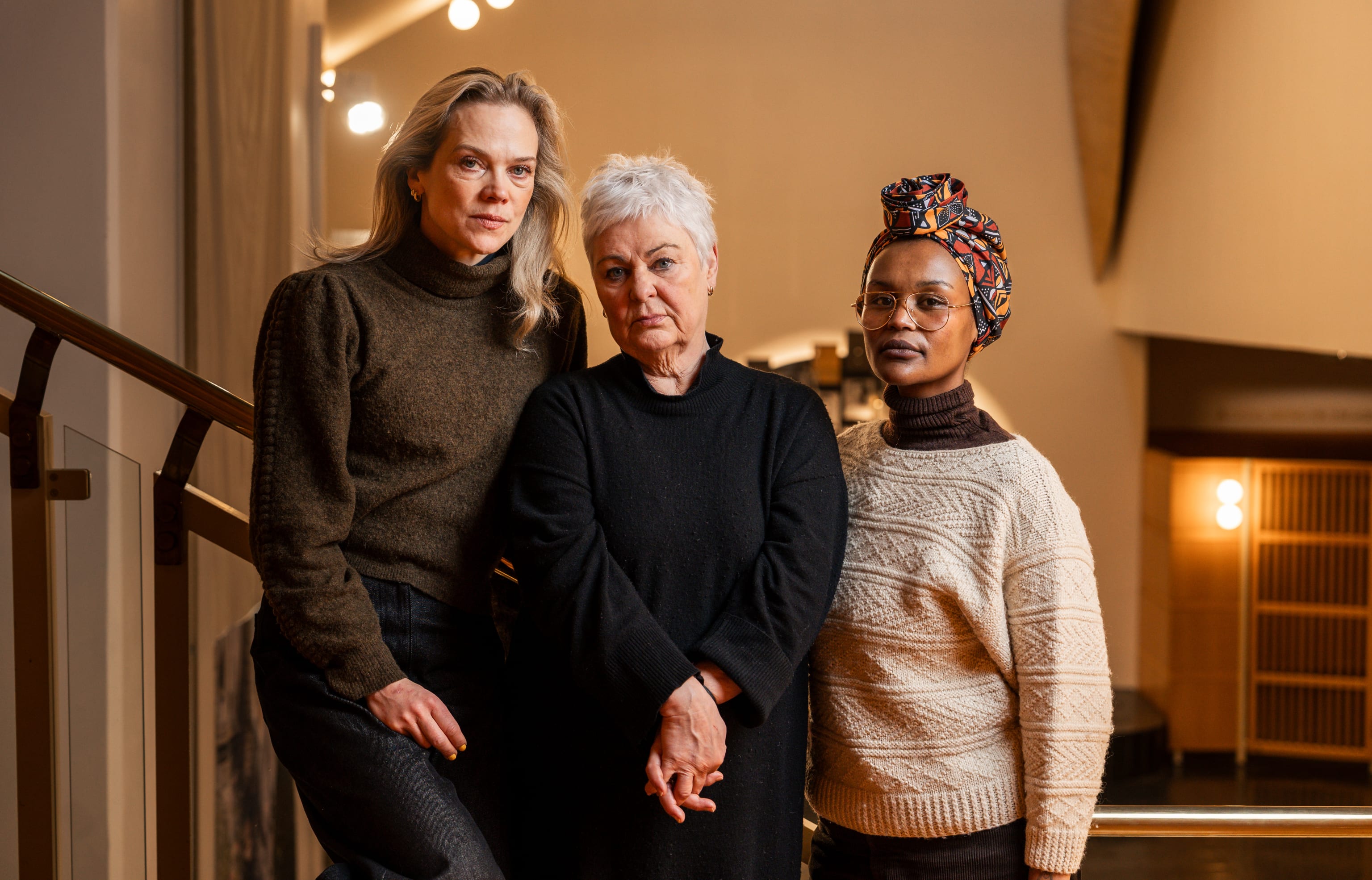 Ane Dahl Torp, Ellen Horn og Jae Nyamburah på Det Norske Teatret. Foto: Ole Herman Andersen
