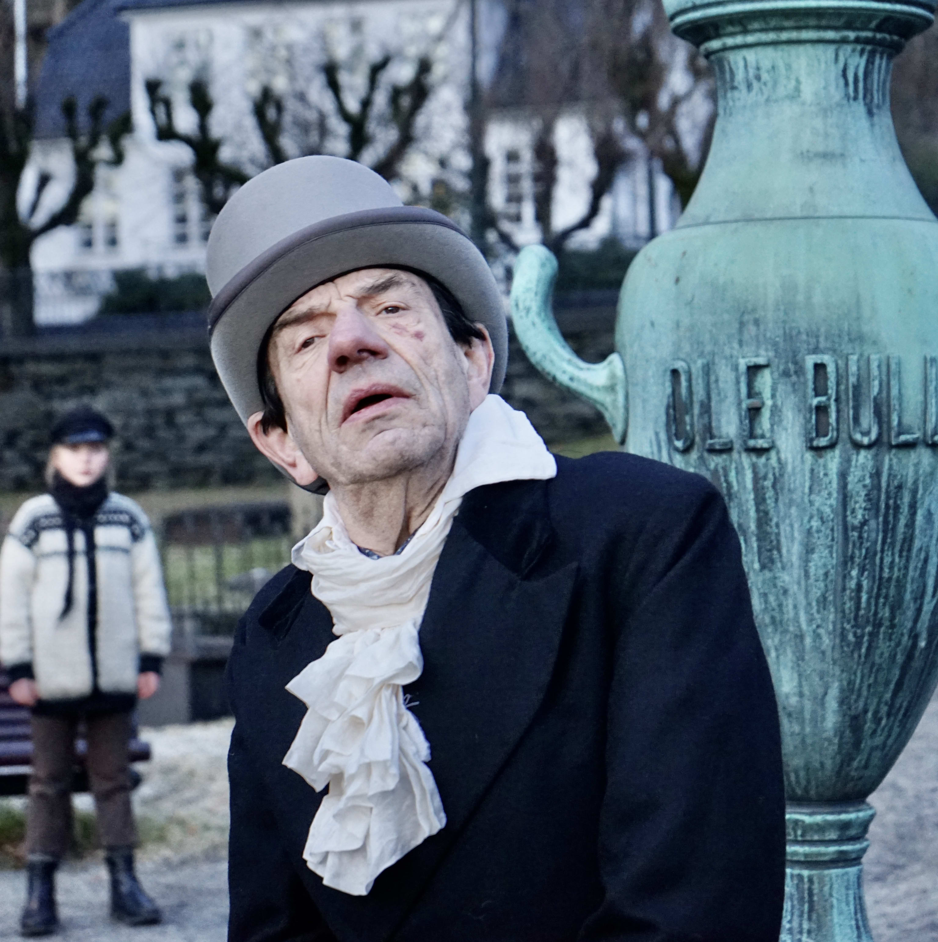 Hvem er vi? Historier fra seks fot under.