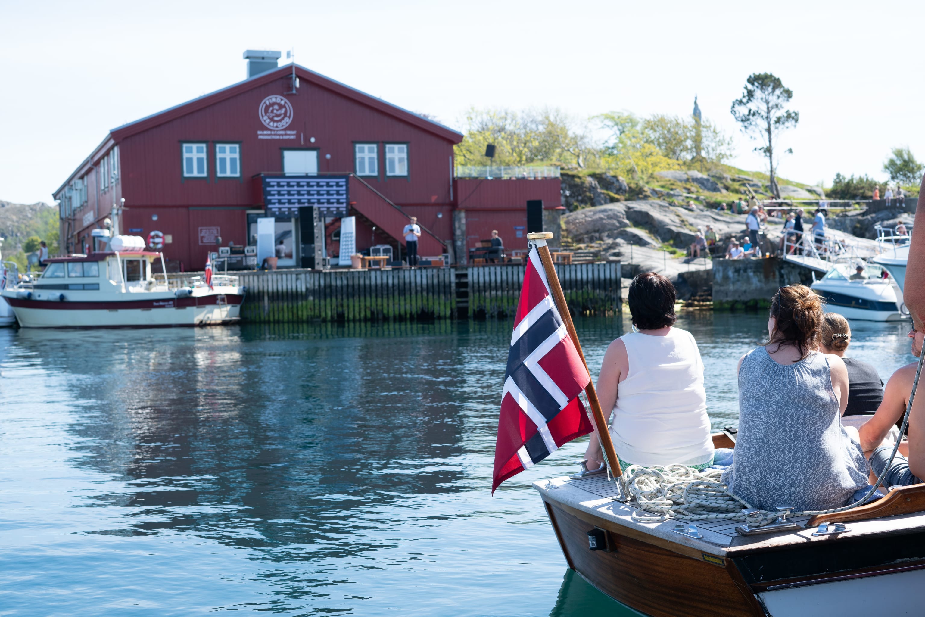 Eirik Johan Grøtvedt & Eirik Haug Stømner Sail-In-Konsert I Skjerjehamn. Foto: Thor Brødreskift.