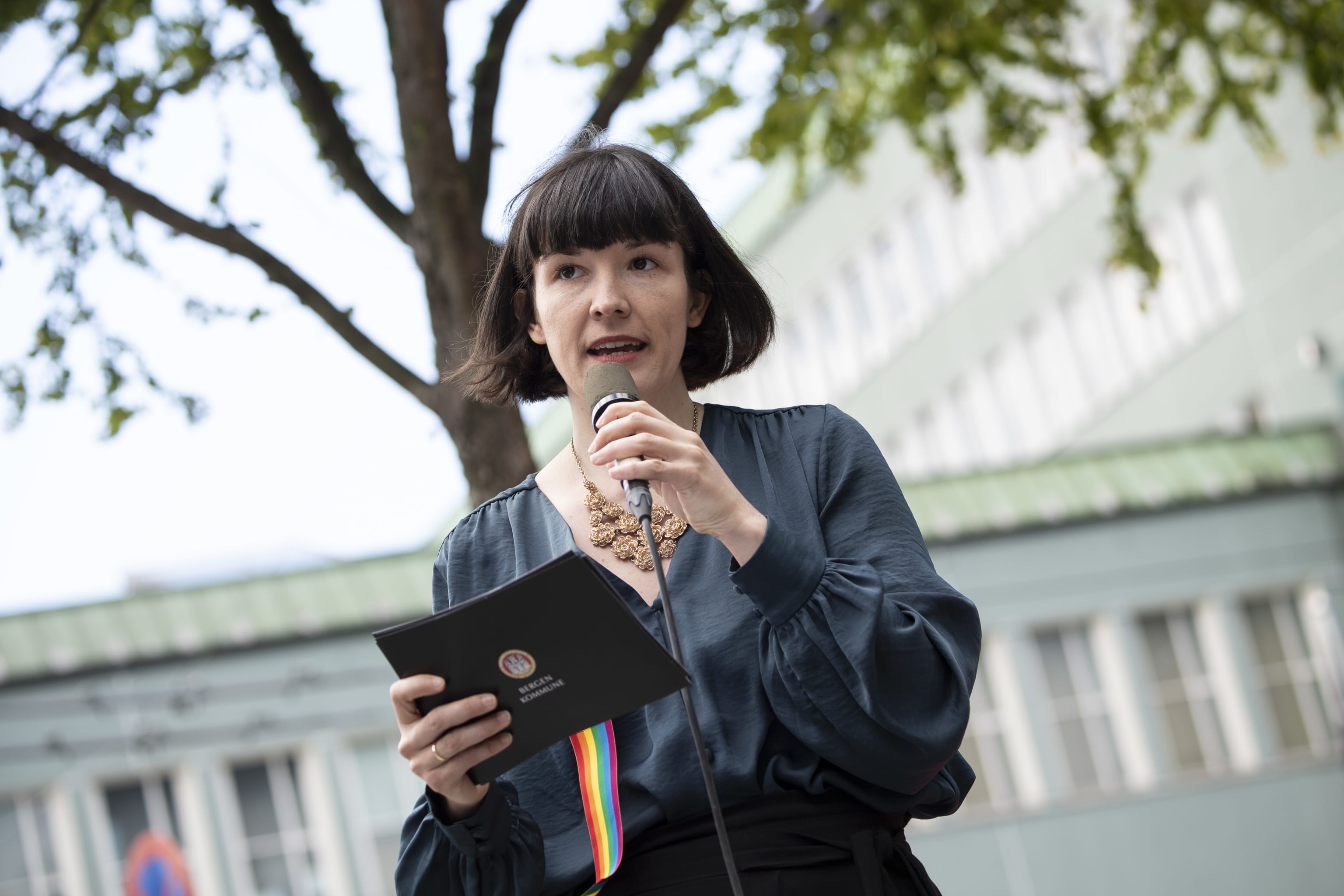 Byråd For Kultur, Mangfold Og Likestilling, Katrine Nødtvedt, Holdt Tale Under Avdukingen Av Benkene Til Kim. Foto: Thor Brødreskift