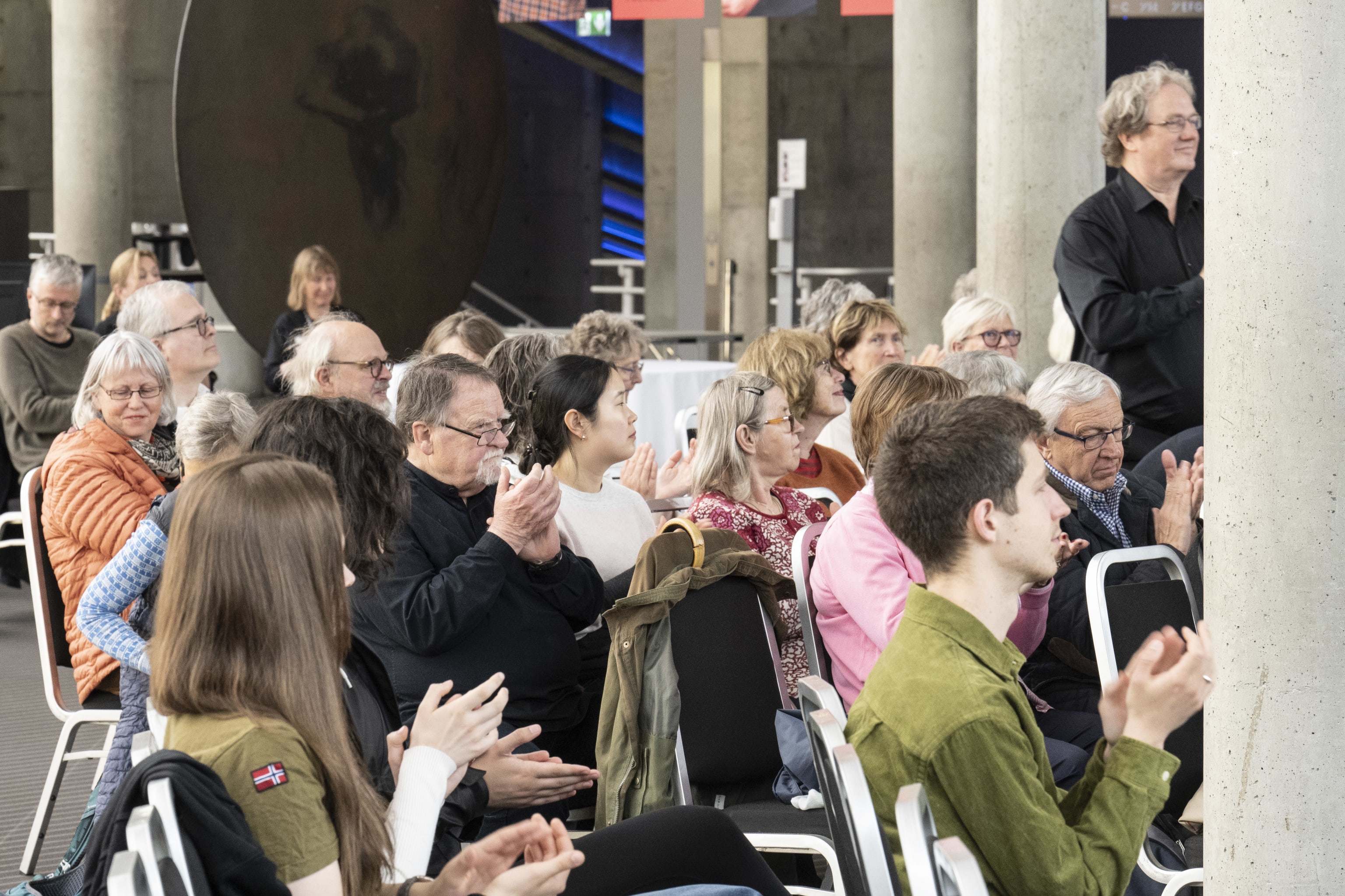 Publikum På Stikk Innom. Foto: Thor Brødreskift