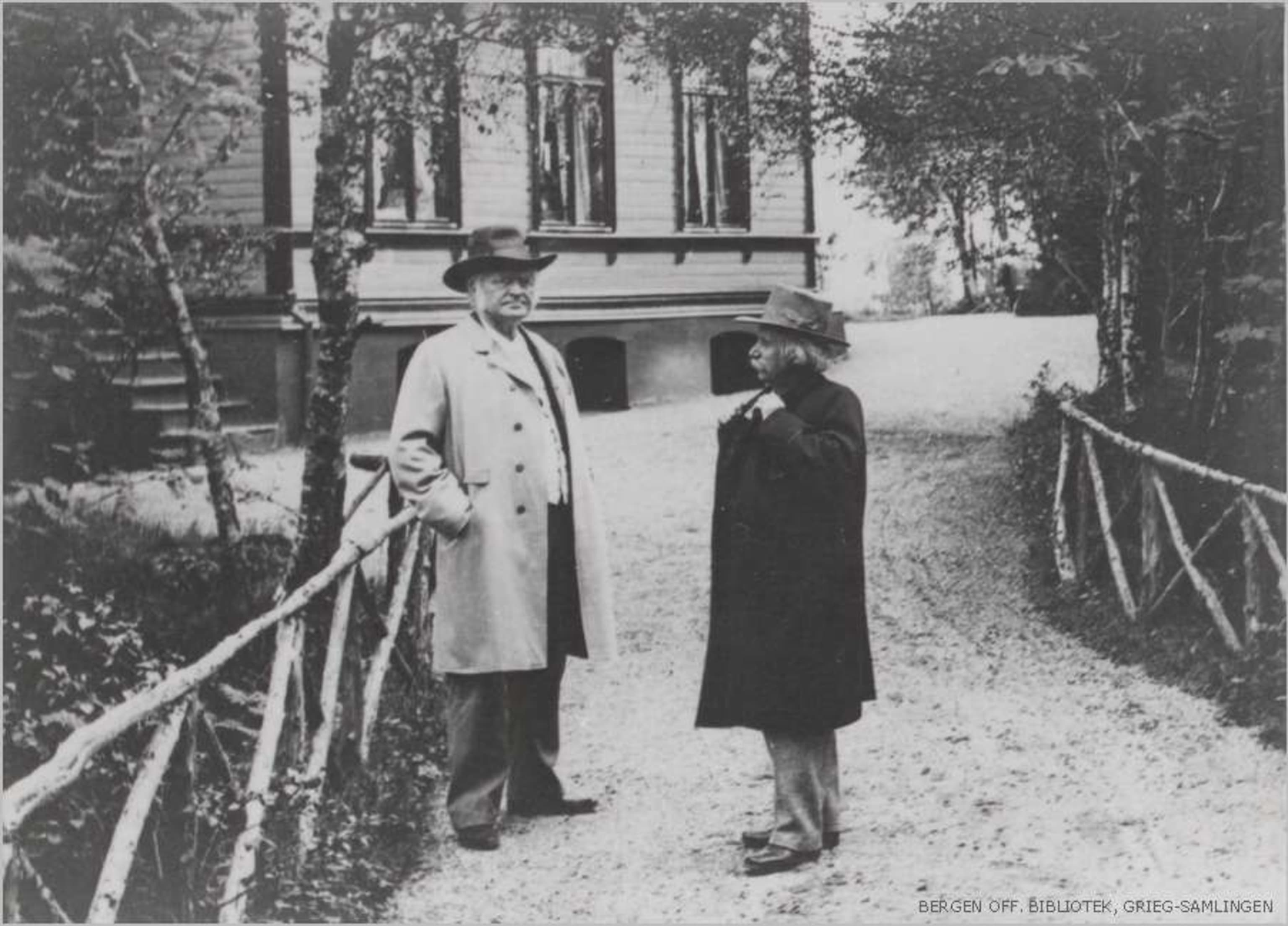 Bjørnstjerne Bjørnson På Besøk Hos Nina Og Edvard Grieg På Troldhaugen. Foto: Bergen Offentlige Biblioteks Griegsamling