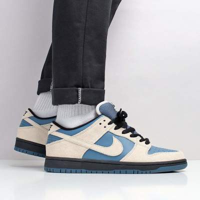 nike sb dunk low light cream thunderstorm