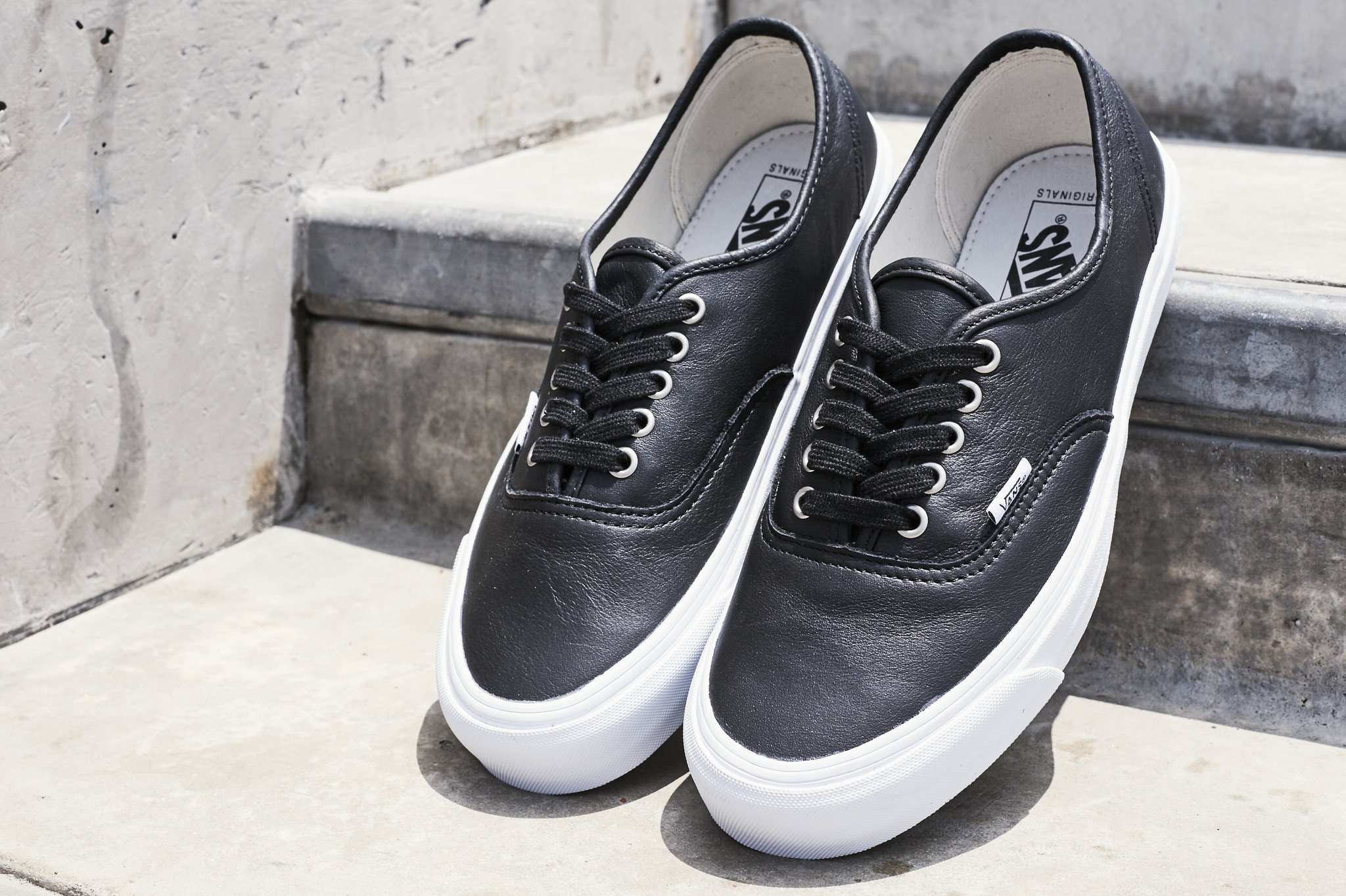 vans authentic og lx black