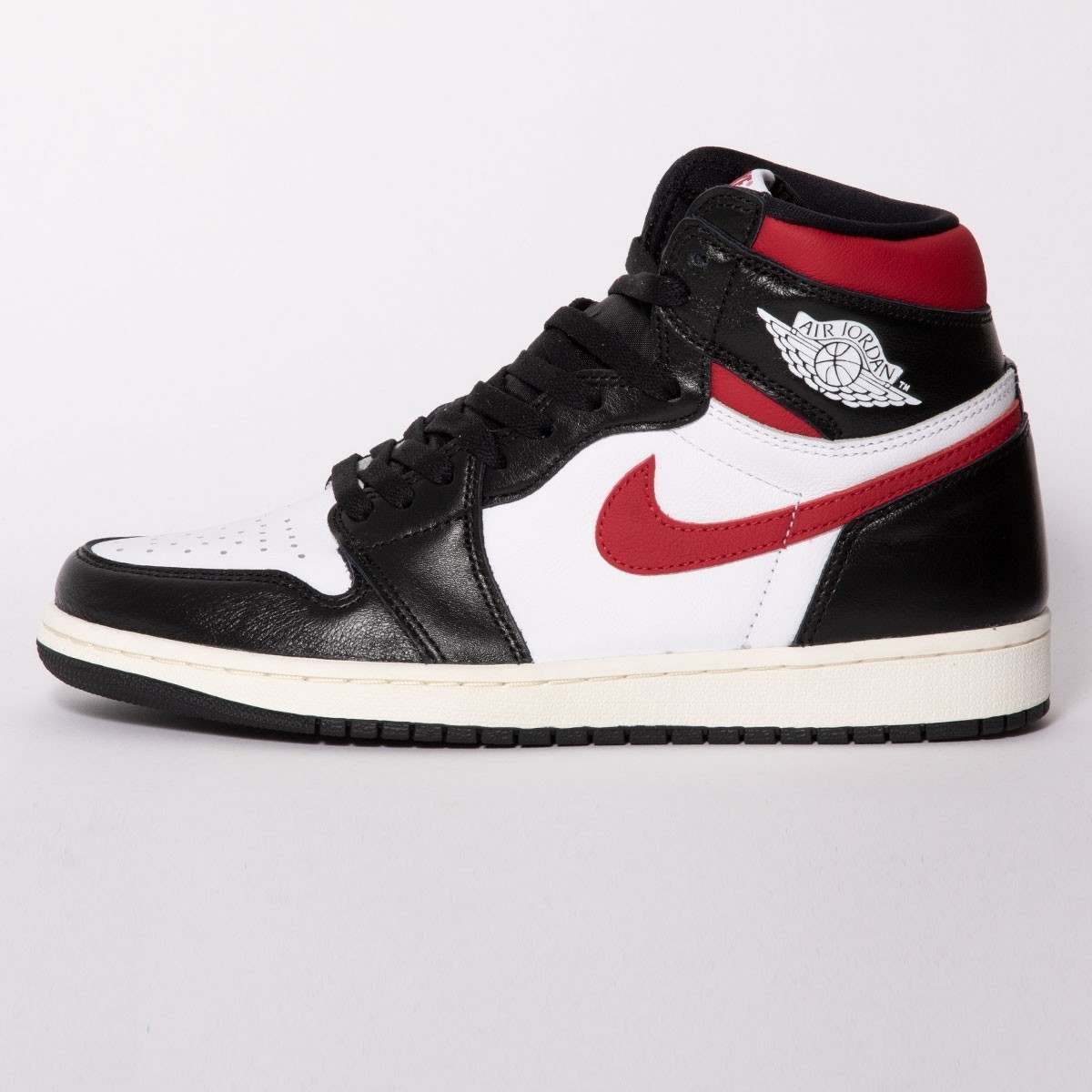 nike air jordan black red white