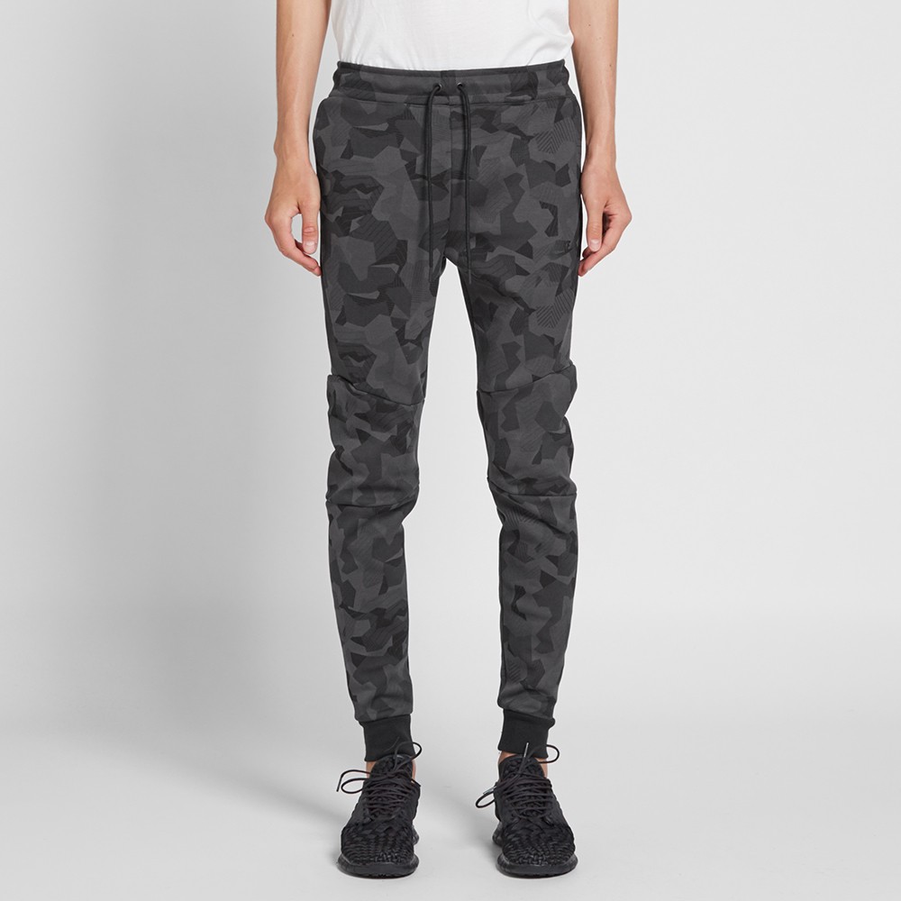 nike black camo joggers