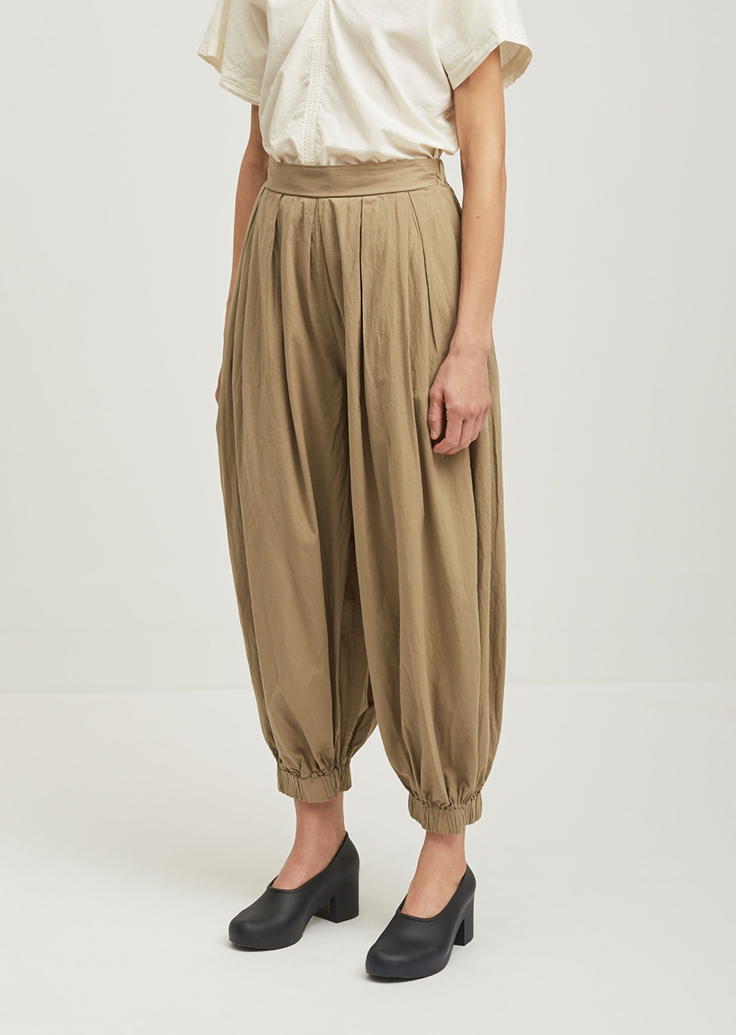 Very Goods | Akari Pleated Cotton Pants 
