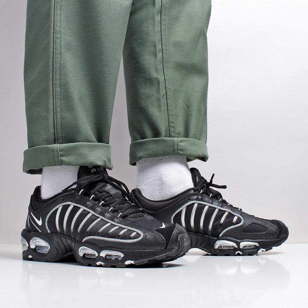 nike air max tailwind 4 black and silver