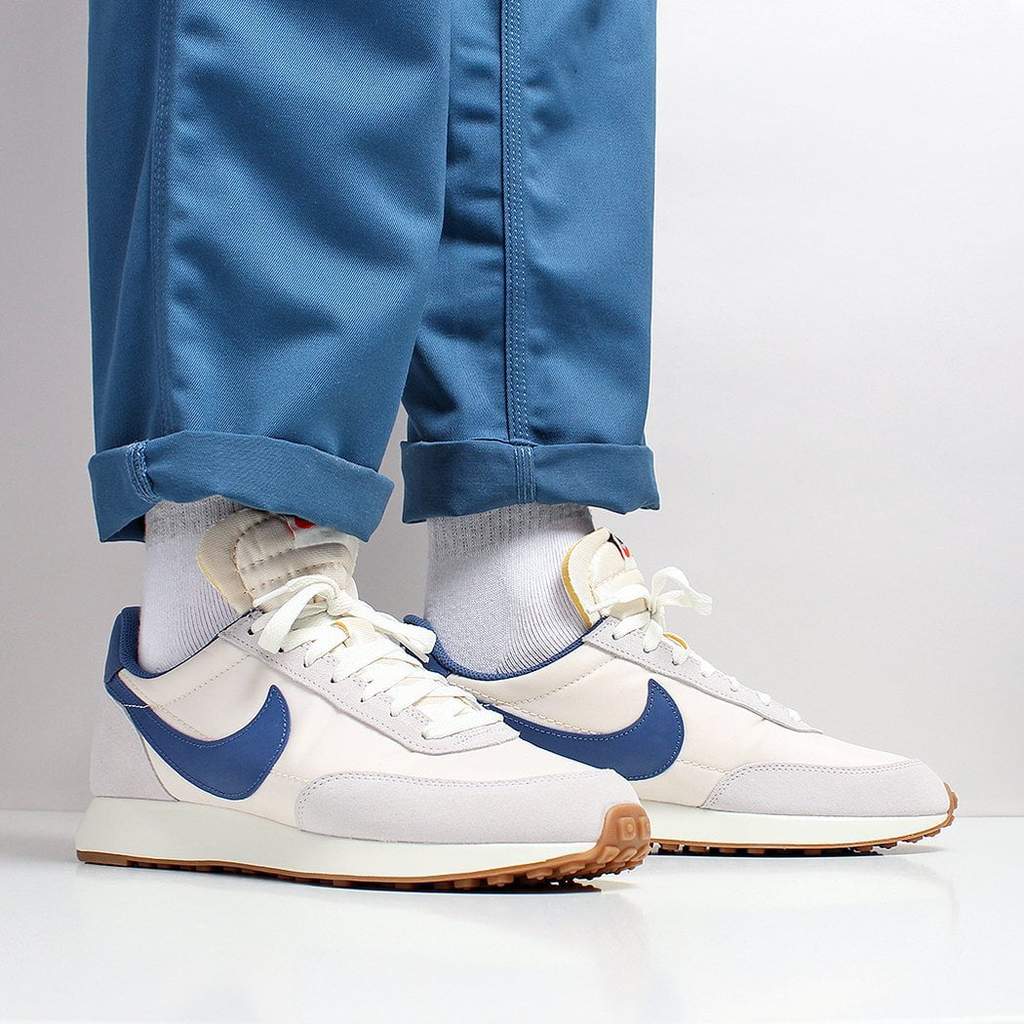 nike air tailwind navy