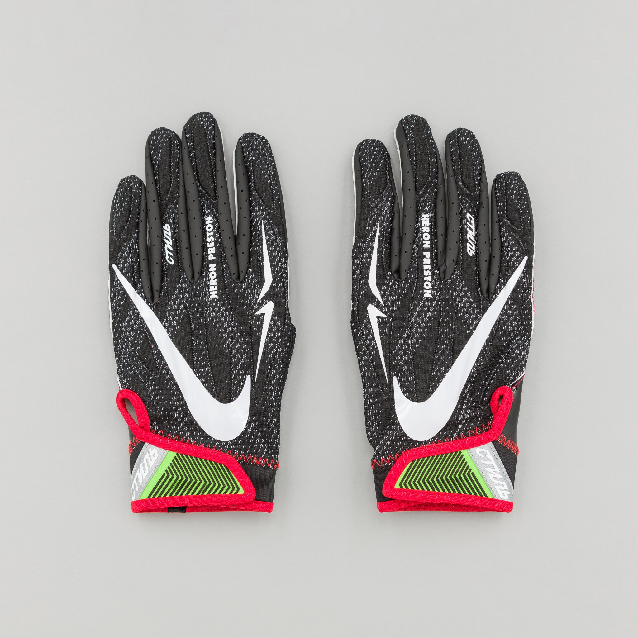 Very Goods | Nike x Heron Preston Superbad 4.5 FG Skill Glove in