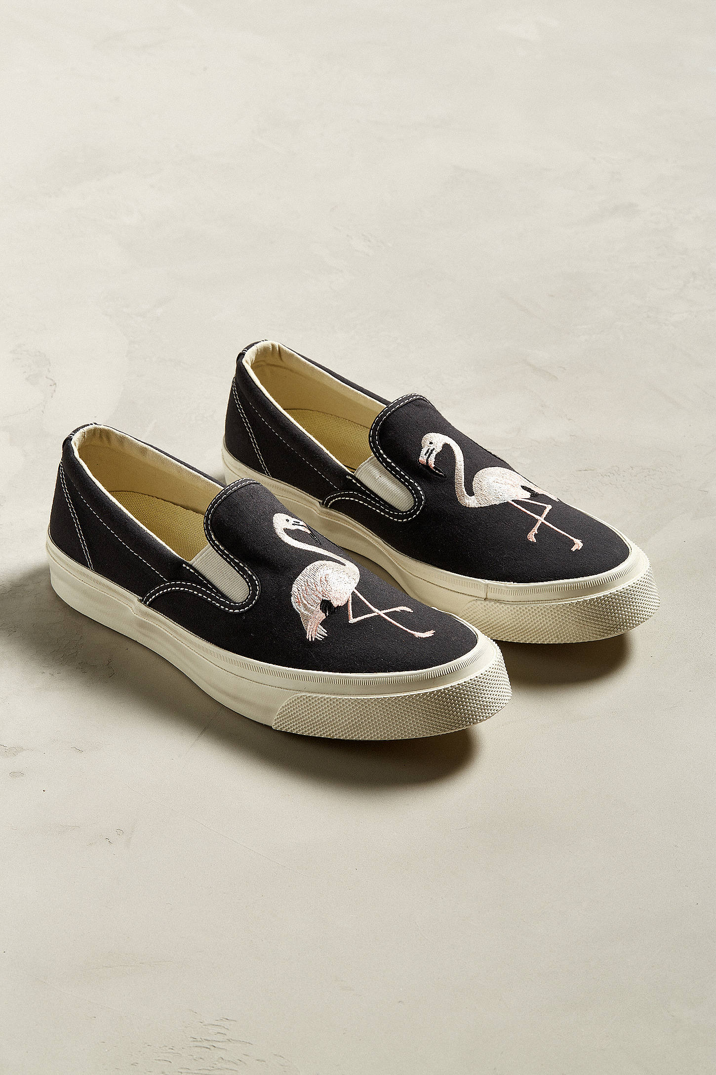 converse flamingo slip on