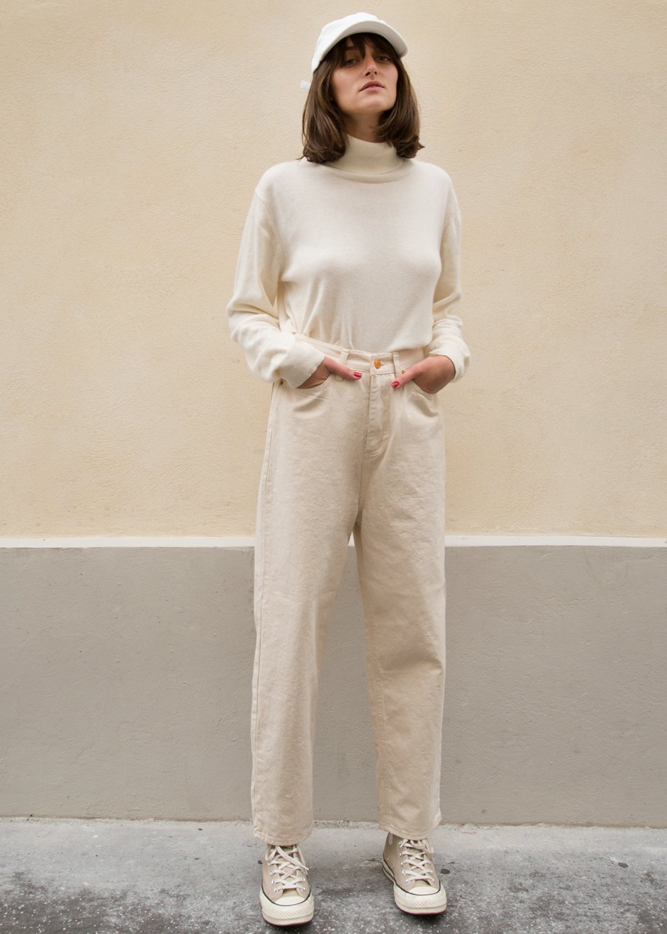 beige boyfriend jeans