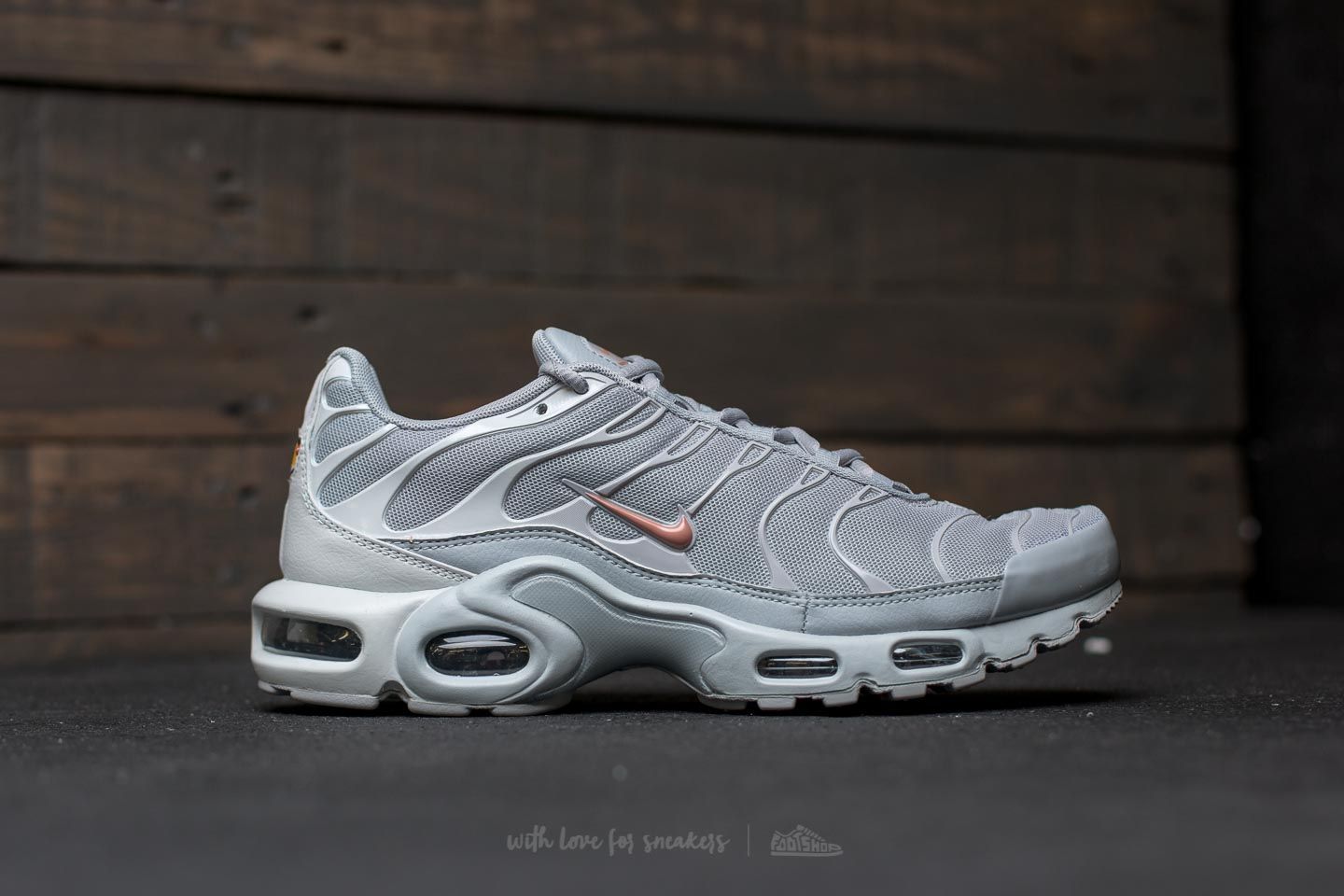 nike air max plus tn rose gold