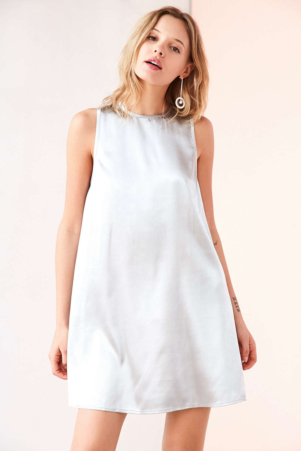 Very Goods | Kimchi Blue Carmine Satin Frock Mini Dress - Urban Outfitters