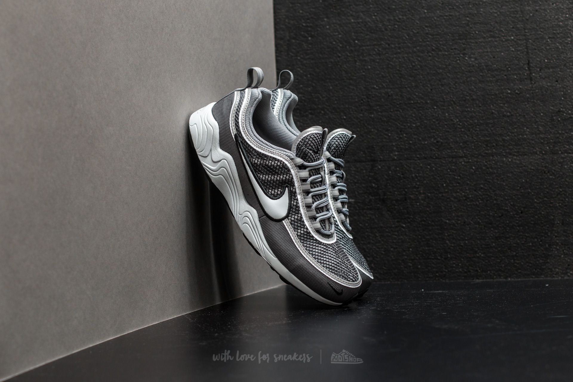 air zoom spiridon grise air zoom spiridon grise